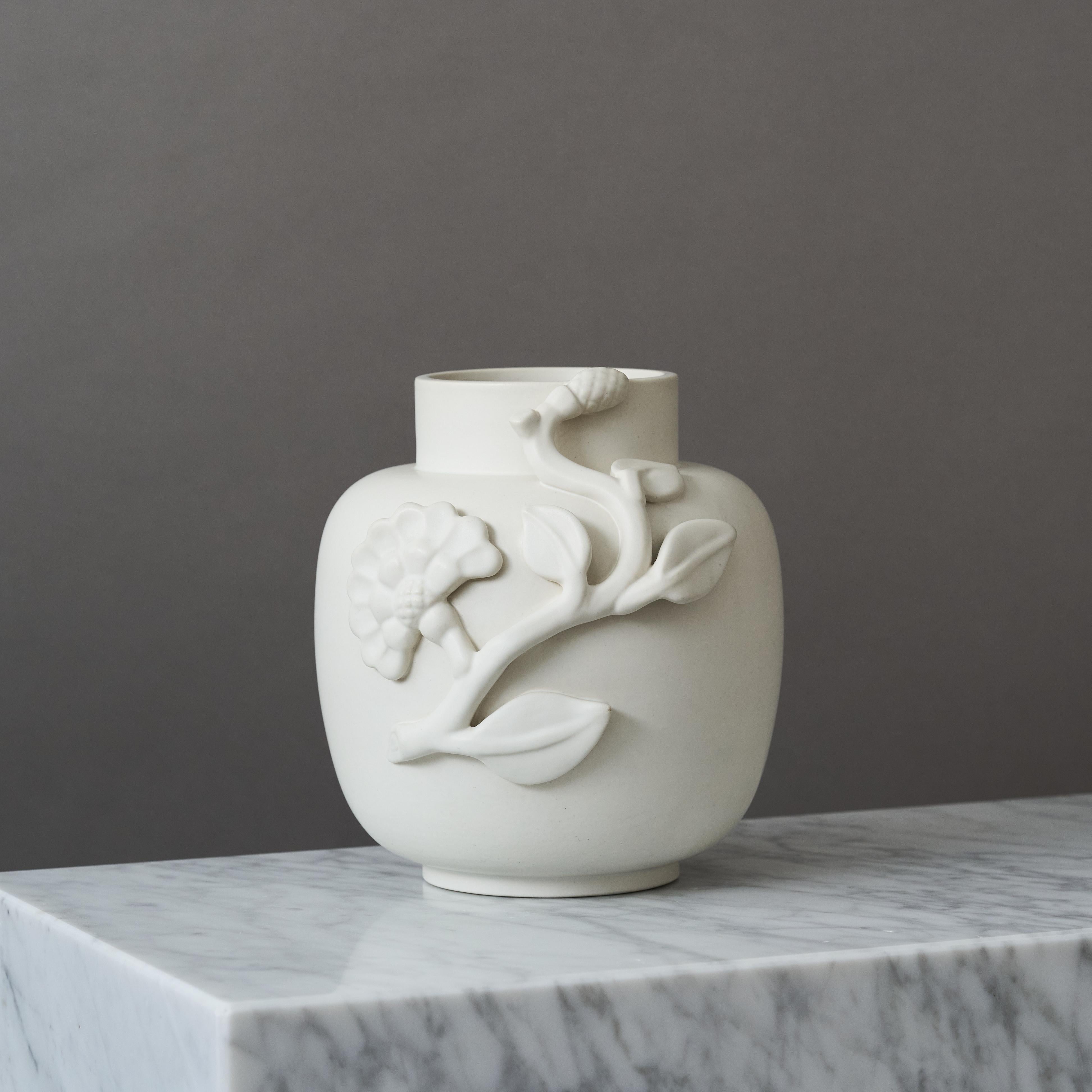 Tornito Stupendo vaso bianco 'Carrara' di Wilhelm Kåge per Gustavsberg, Svezia, anni '30 in vendita