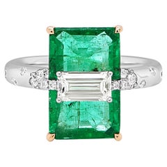 Stunning White Diamond On 4.28 Carat Emerald ''Like A Crown'' 18K Ring