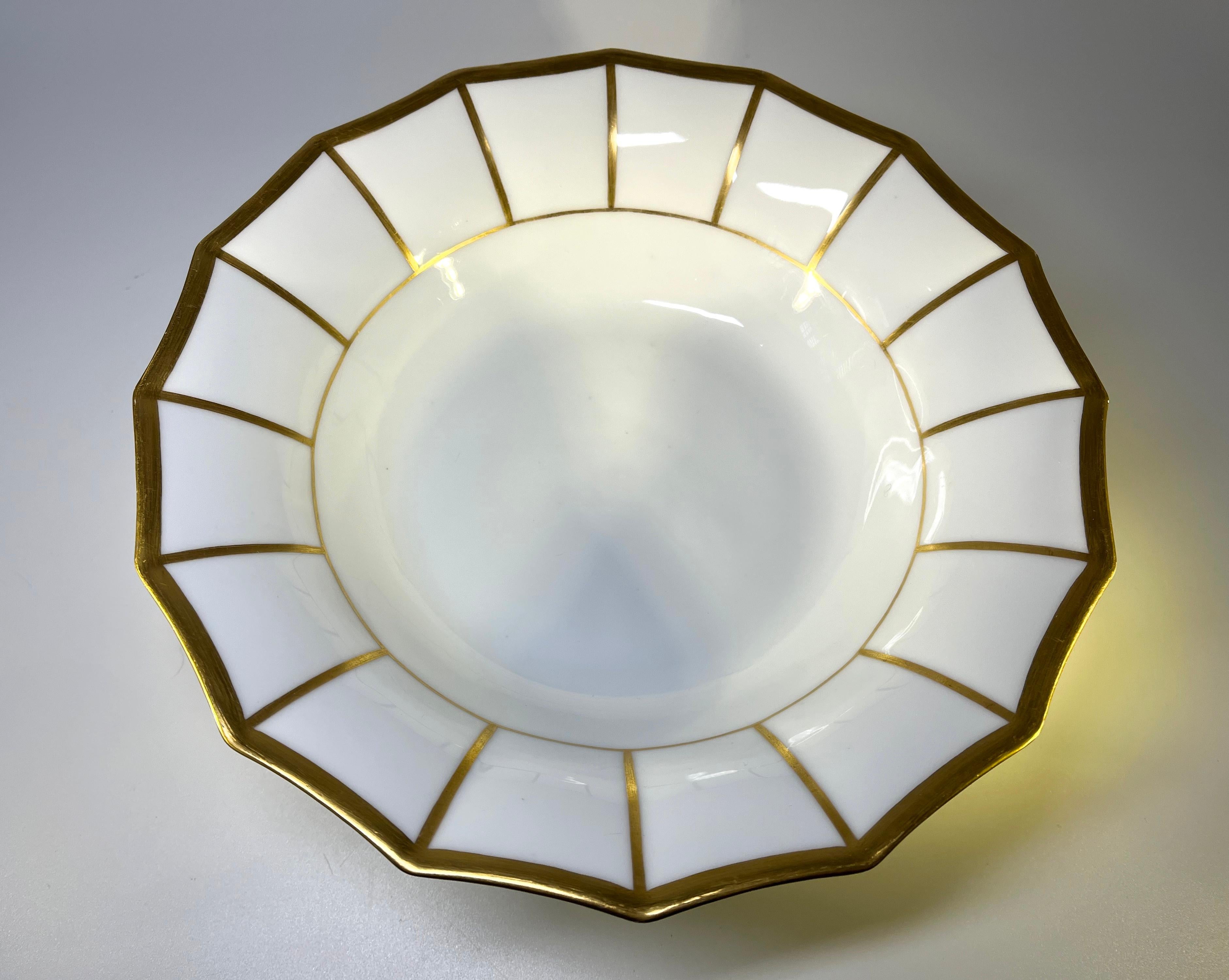 Danish Stunning White Gold Antique Royal Copenhagen Palace Henriette Porcelain Taza For Sale