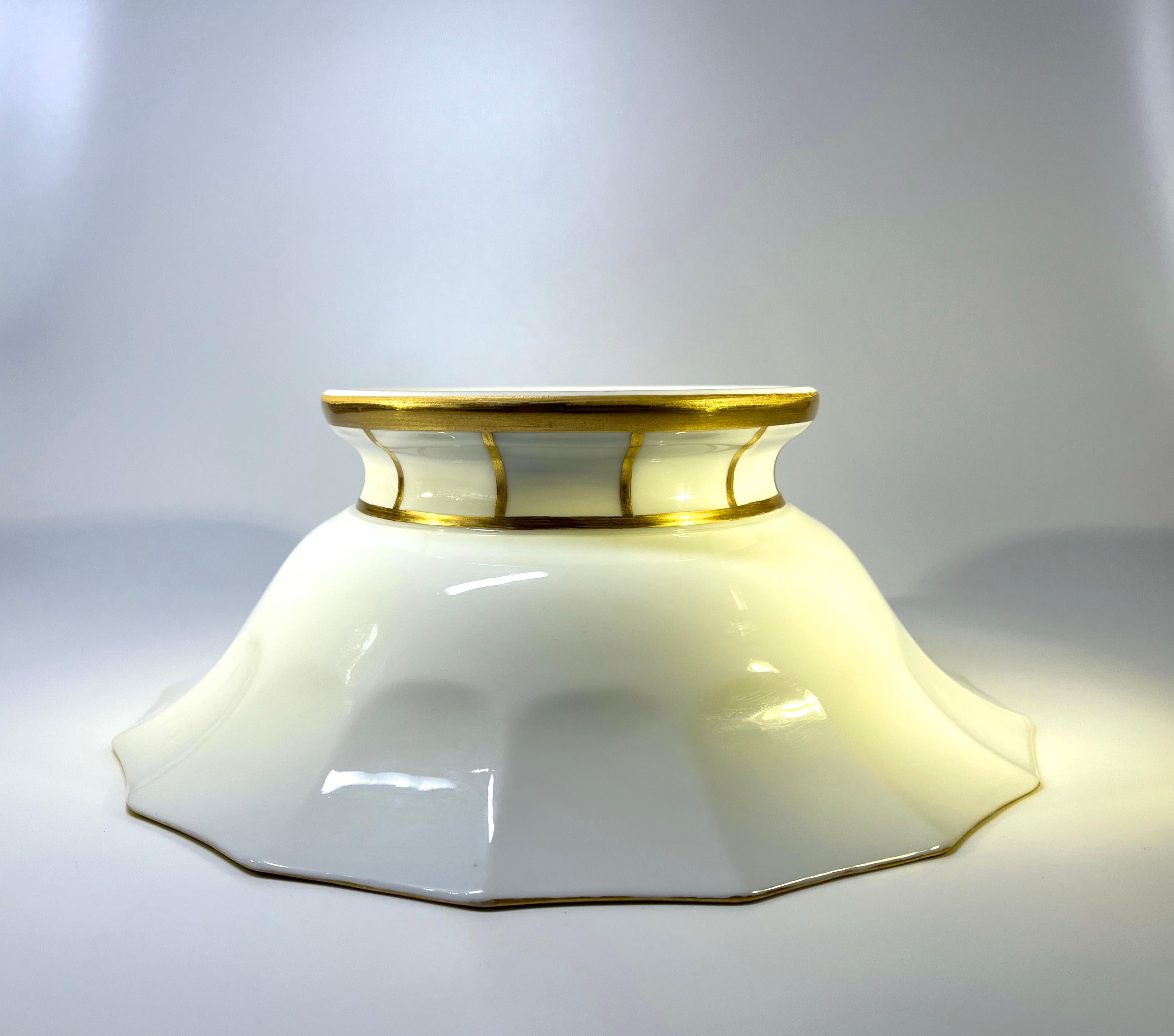 Stunning White Gold Antique Royal Copenhagen Palace Henriette Porcelain Taza For Sale 1
