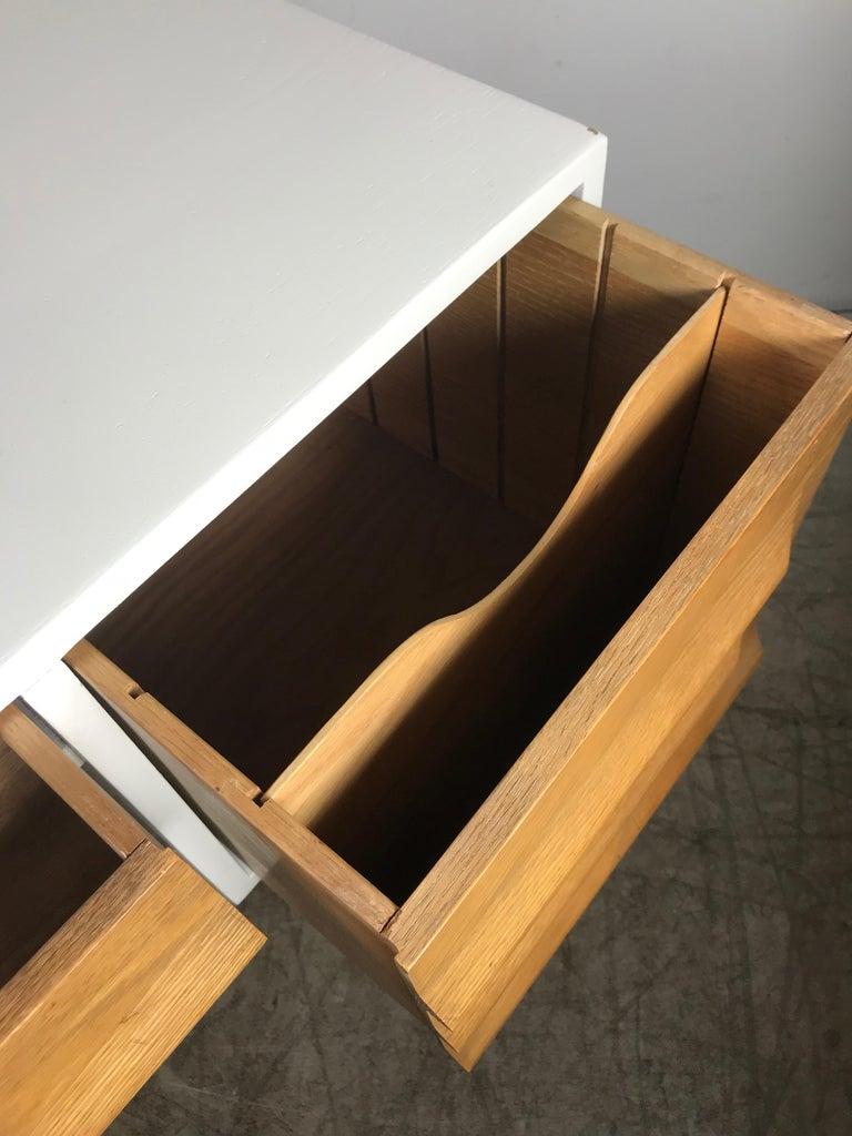Mid-Century Modern Stunning White Lacquer and Oak Desk by Jack Van der Molen for Jamestown Lounge