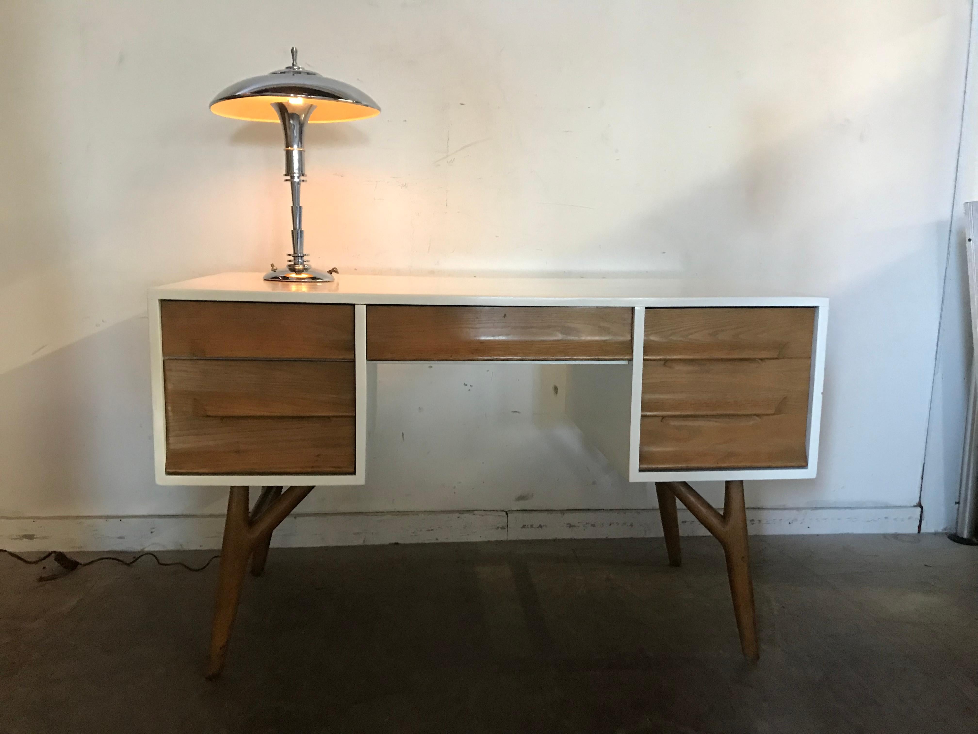 Stunning White Lacquer and Oak Desk by Jack Van der Molen for Jamestown Lounge In Excellent Condition In Buffalo, NY