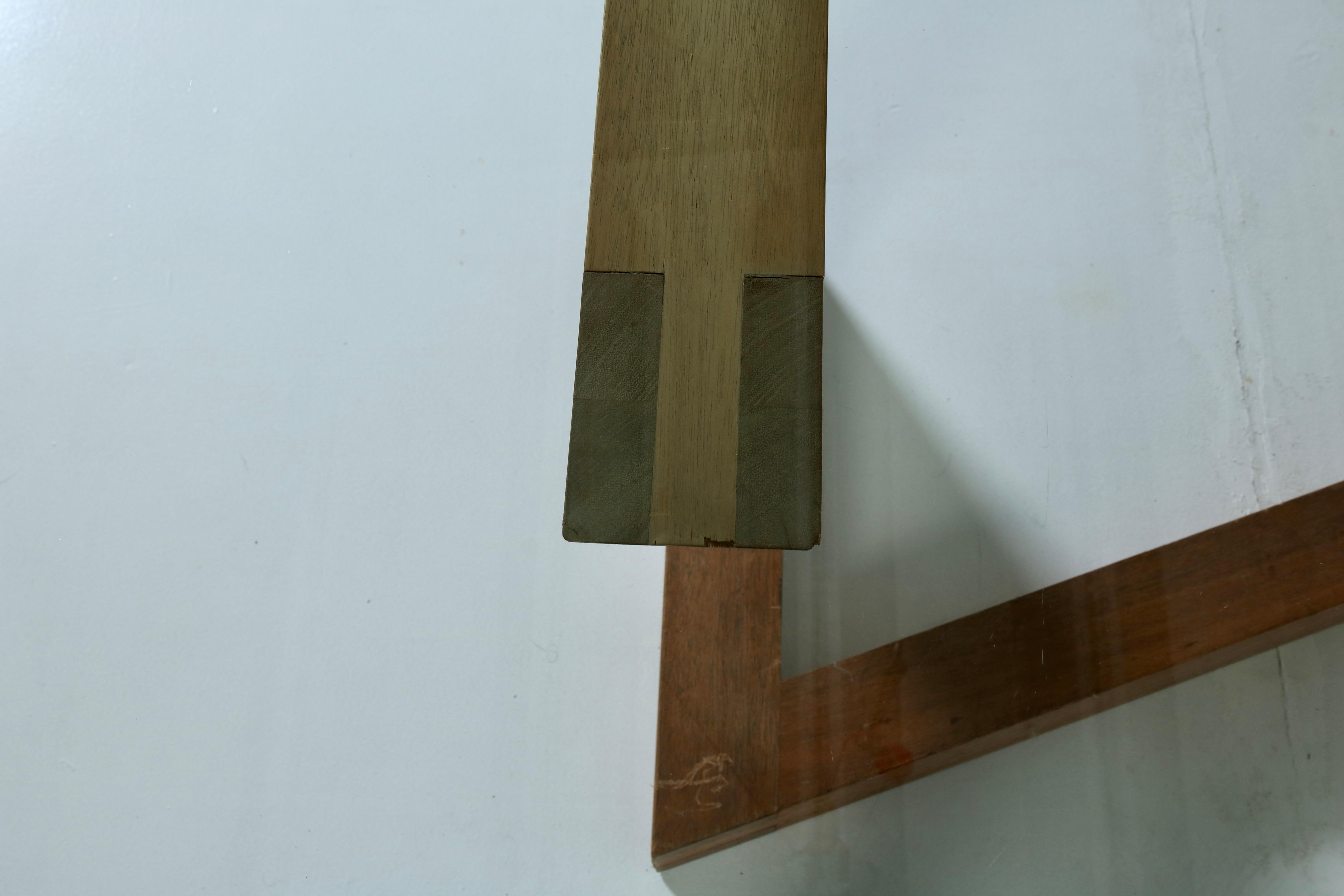 Atemberaubender Wood Base Esstisch mit Kristallplatte,  Italienisches Design/One, 70er Jahre im Angebot 6