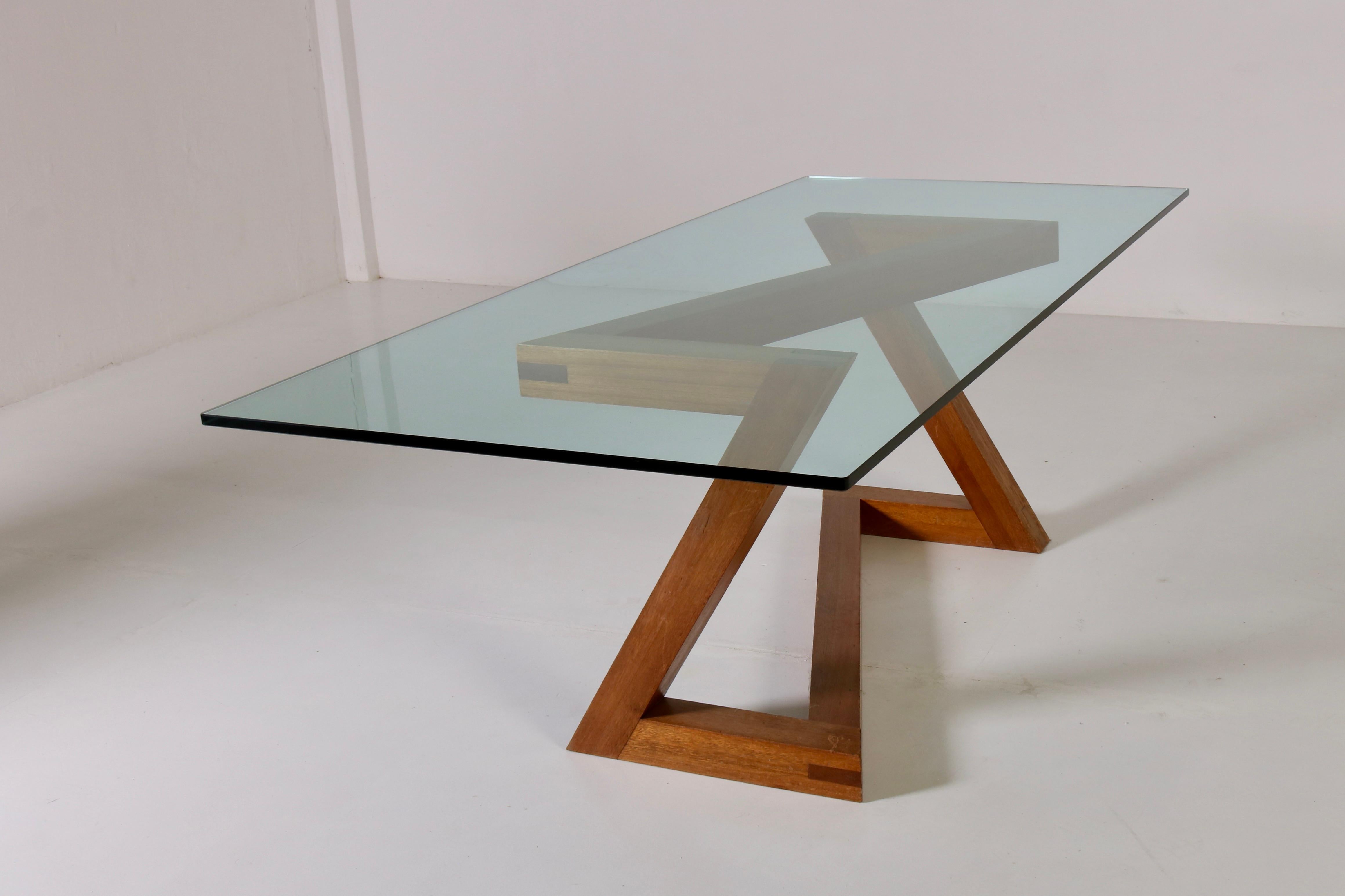 Atemberaubender Wood Base Esstisch mit Kristallplatte,  Italienisches Design/One, 70er Jahre im Angebot 2