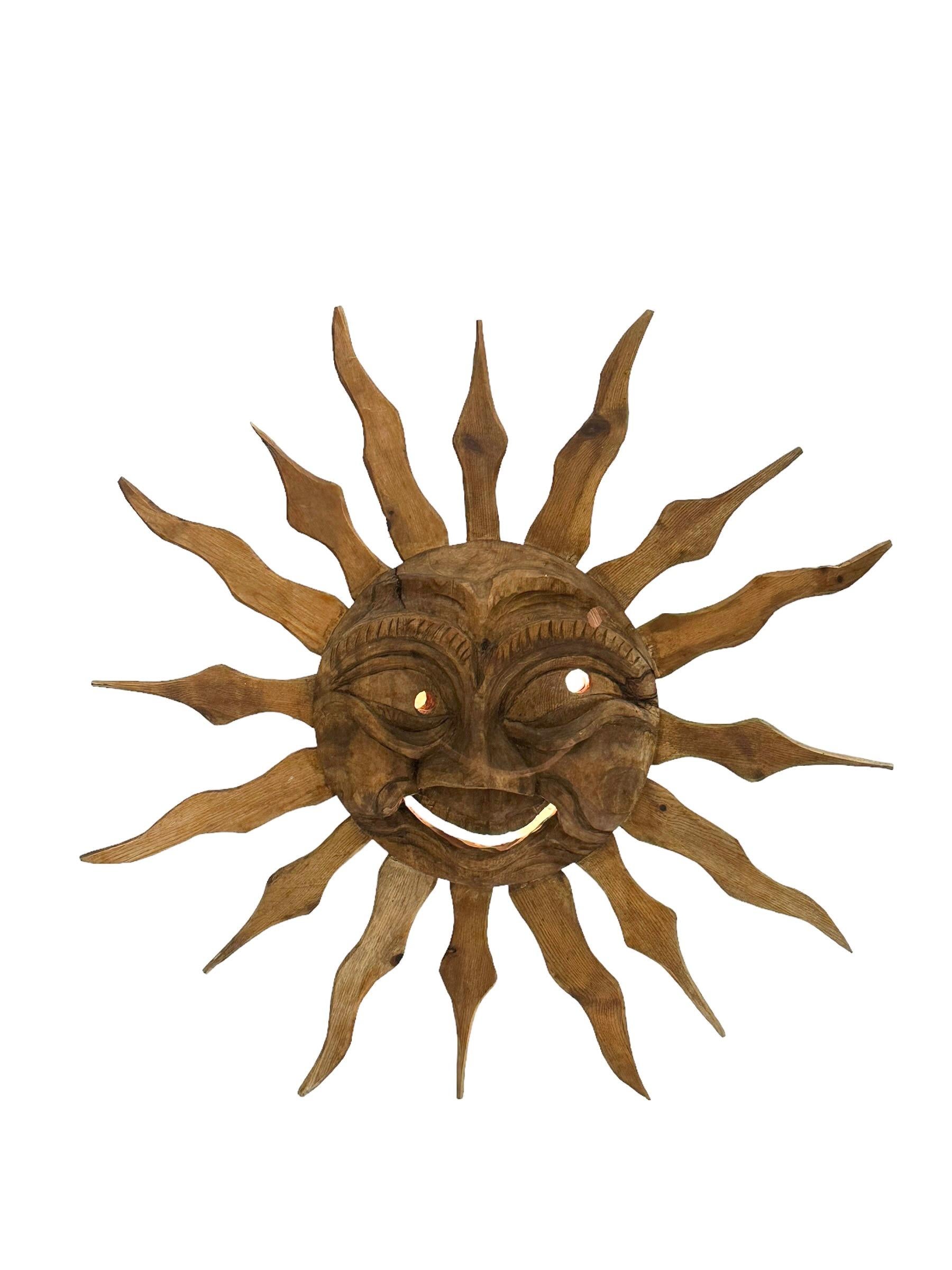 Hollywood Regency Stunning Wood Carved Sun Face Sunburst Wall Light Sculpture 1950s For Sale