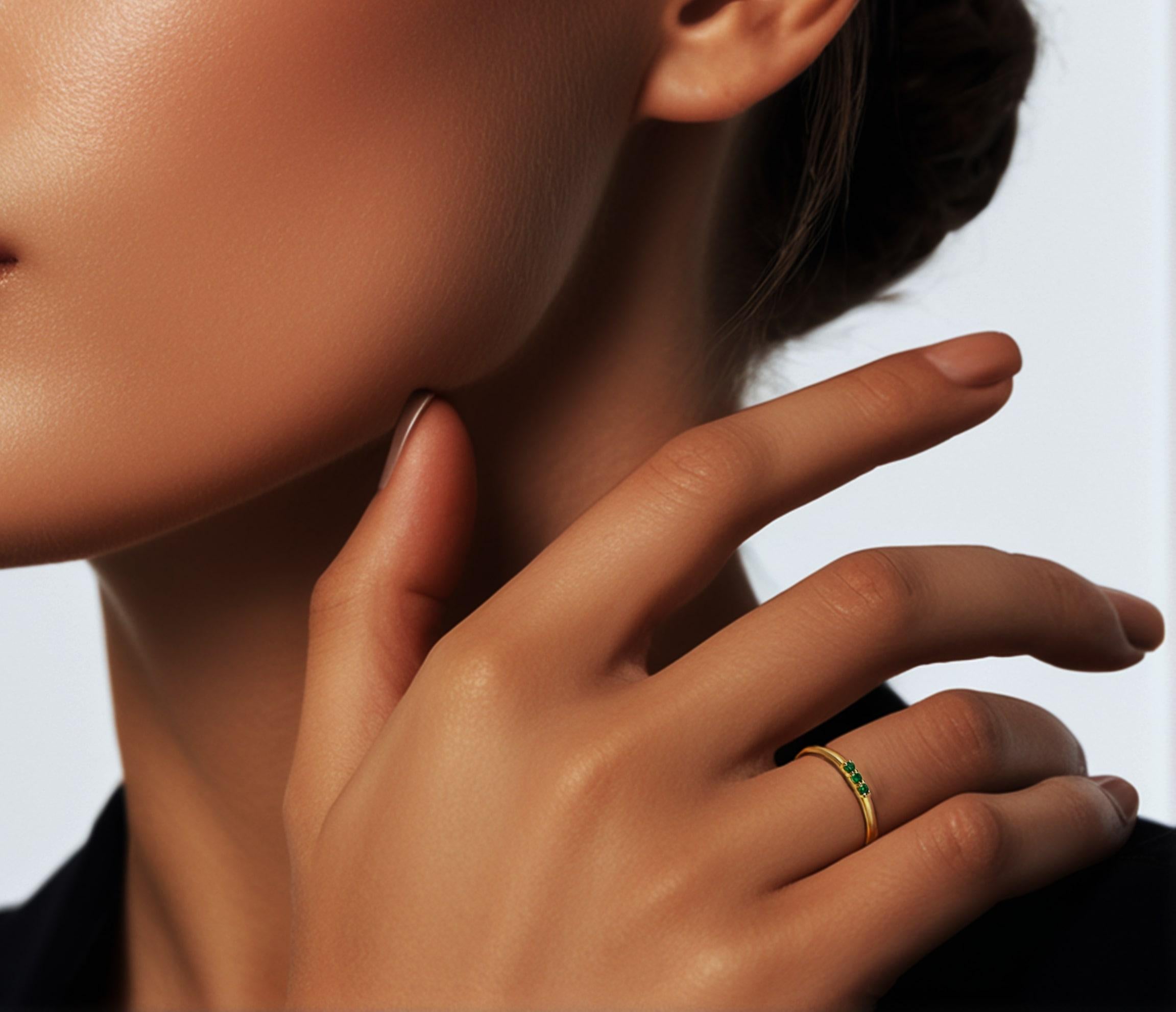 For Sale:  Trilogy Round Emerald 14K Yellow Gold Ring 2