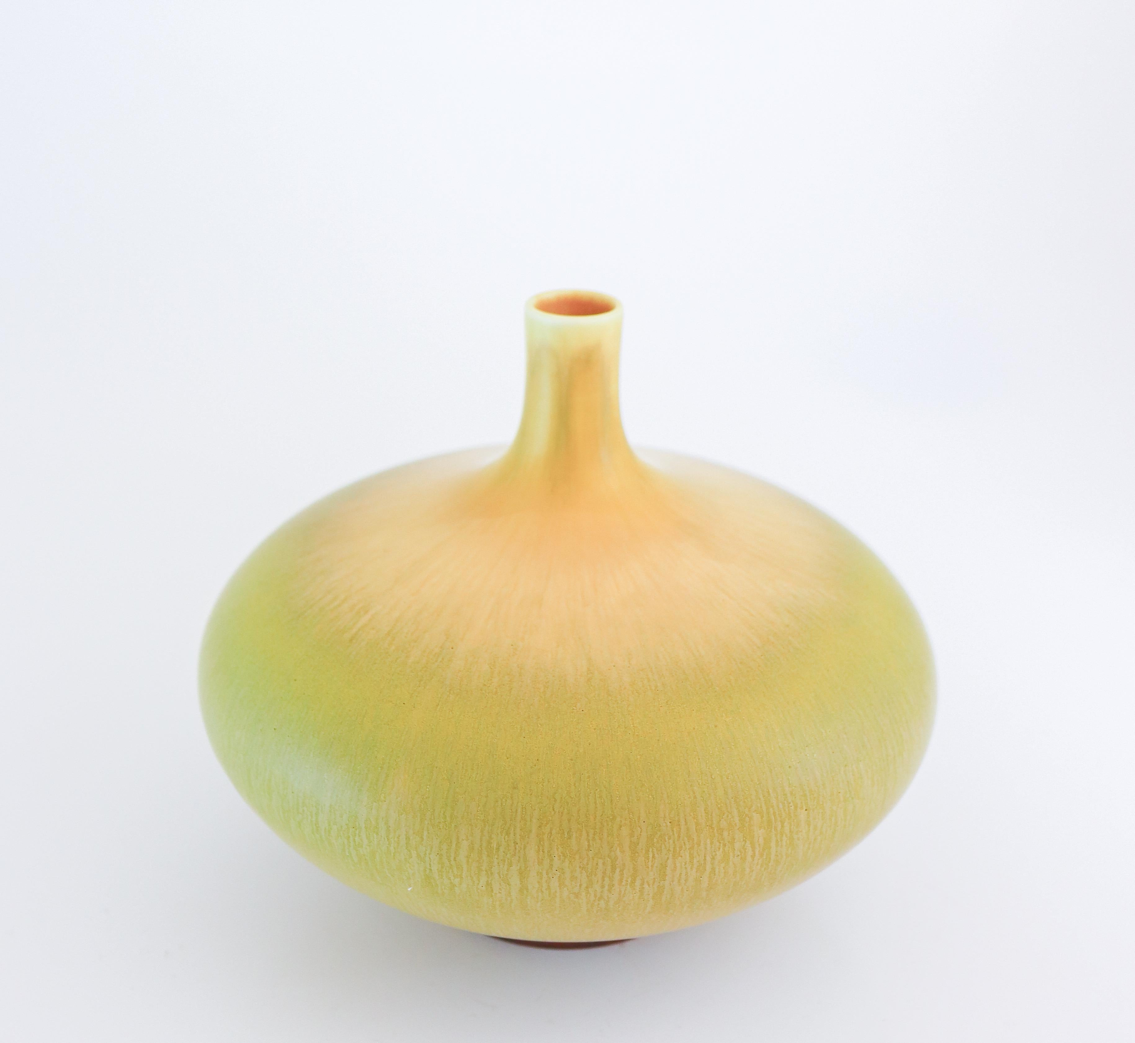 Grès porcellanato Splendido vaso in gres giallo, Berndt Friberg, Gustavsberg - 1968 in vendita