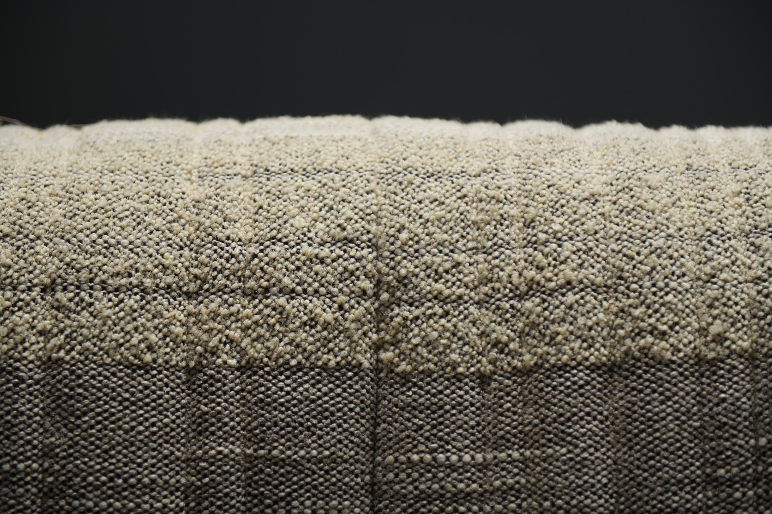 Superbe YOKO + pouf en nouveau tissu de laine Jacquard - Michel Ducaroy - Ligne Roset en vente 5