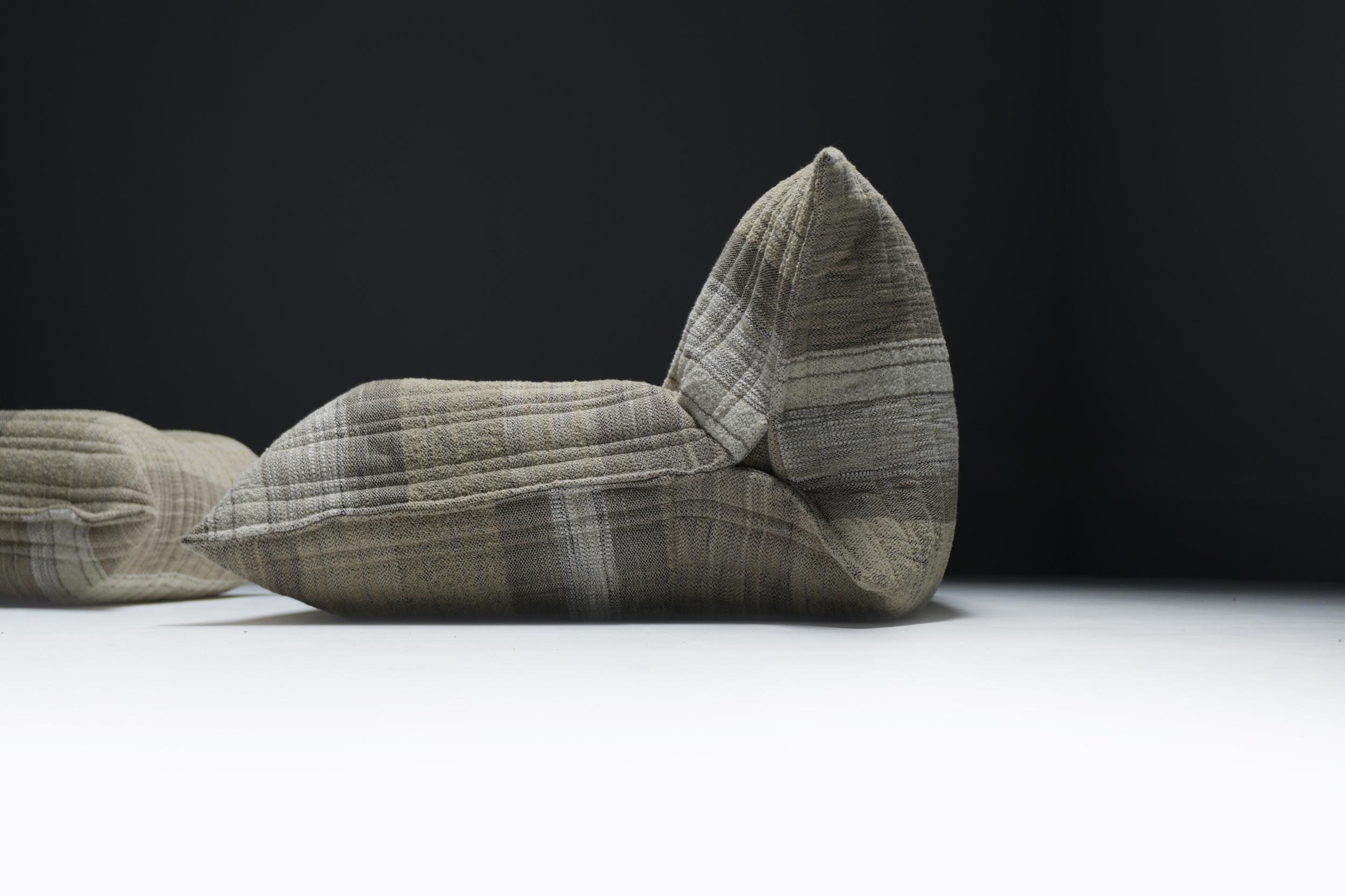Superbe YOKO + pouf en nouveau tissu de laine Jacquard - Michel Ducaroy - Ligne Roset en vente 3