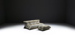 Stunning YOKO + pouf in new Jacquard wool fabric - Michel Ducaroy - Ligne Roset