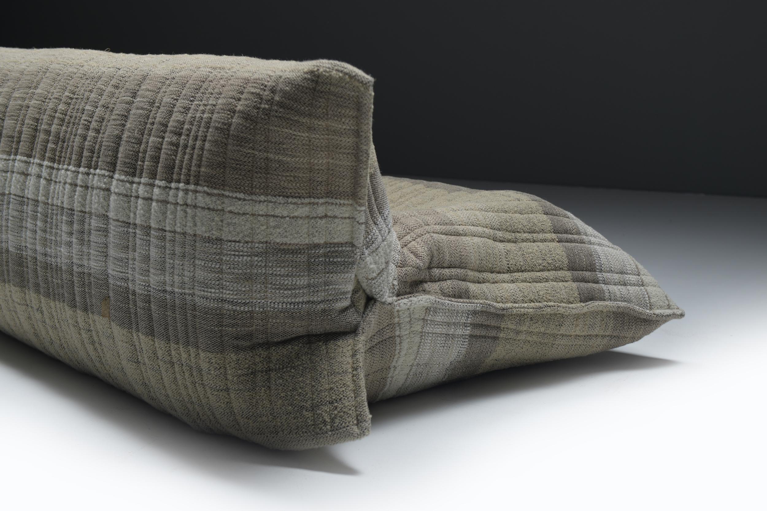 Tissu Superbe YOKO + pouf en nouveau tissu de laine Jacquard - Michel Ducaroy - Ligne Roset en vente