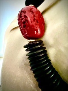 Stunningand red lacquer necklace a la Japonais