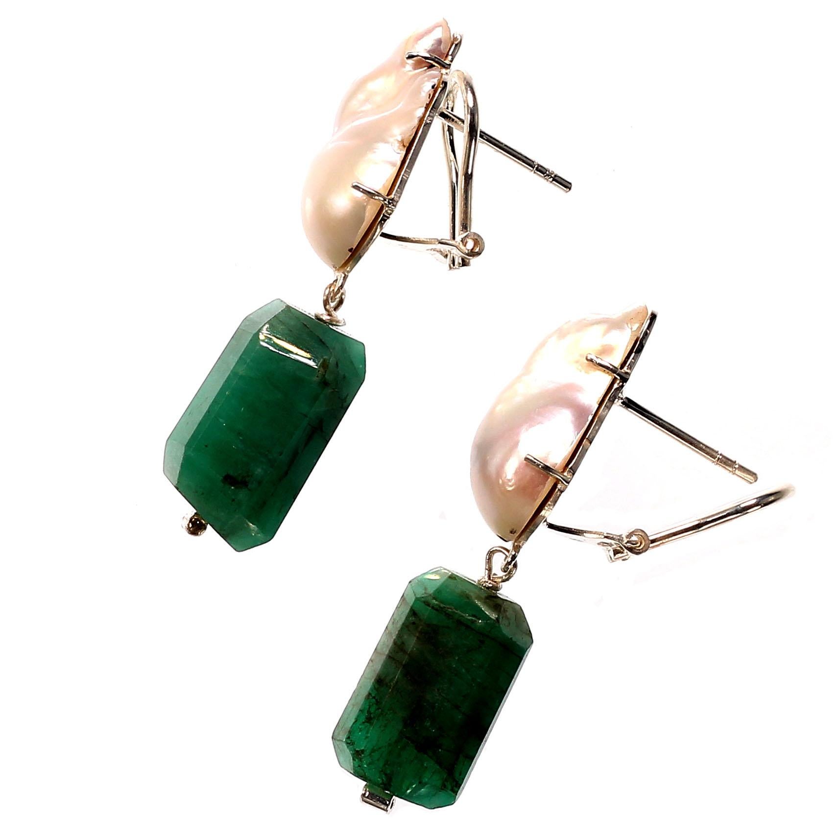 Gemjunky Stunningly Elegant Emerald and Baroque Pearl Earrings In New Condition In Raleigh, NC