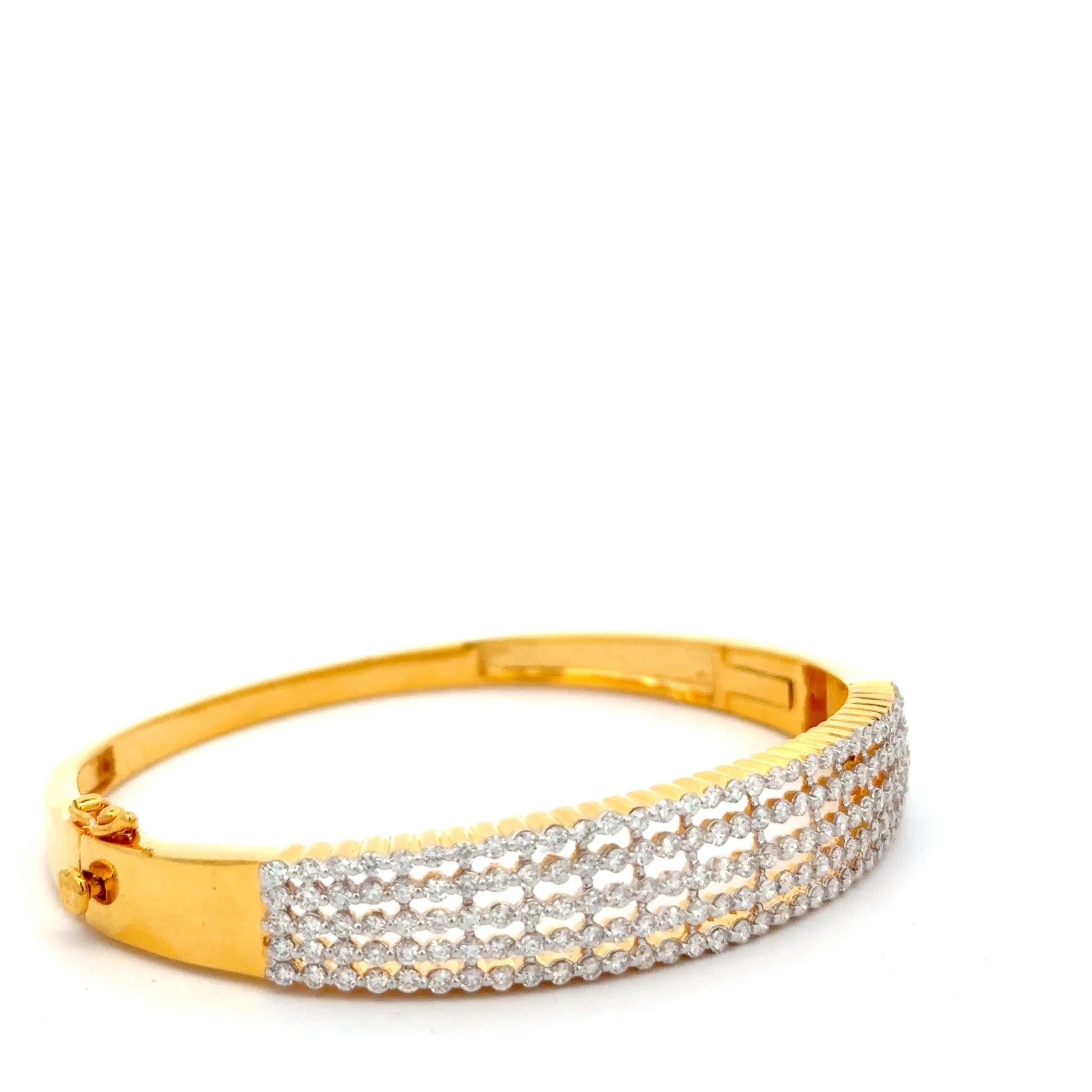 Moderno Bracciale Stunting Diamond Bangel in vendita