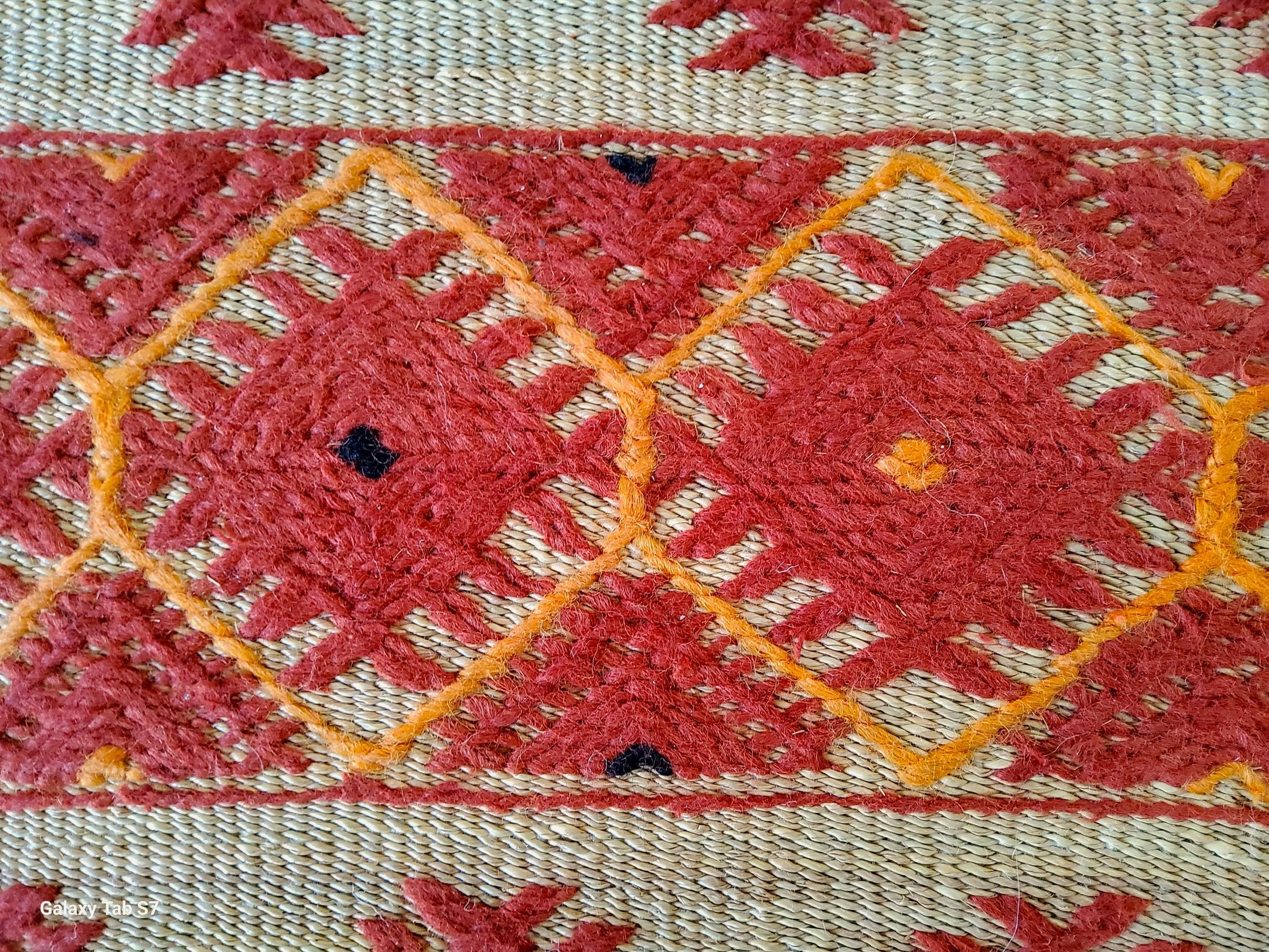 Stuoia Berbera Vintage anni '80 in Giunco e Lana – Marocco, 260 x 180 cm (Moroccan) im Angebot