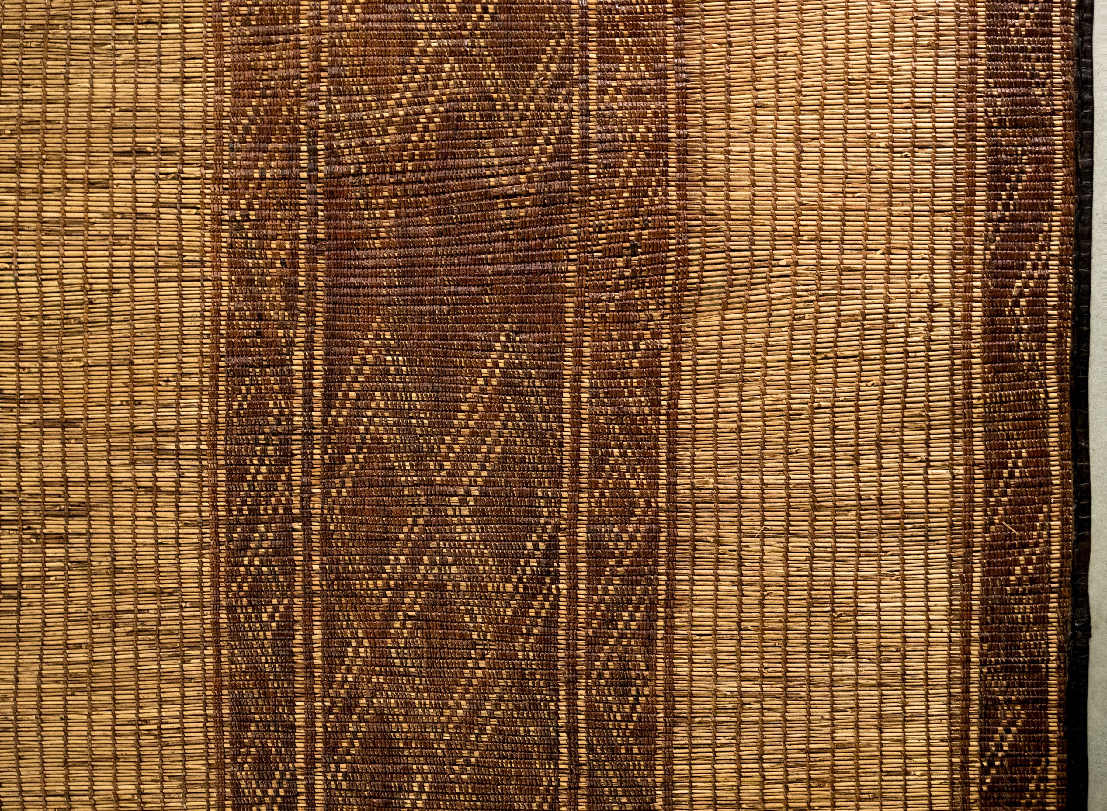 Tuareg Saharan Stool, Vintage, 20. Jahrhundert, Holz und Leder, Vorrätig (Sonstiges) im Angebot