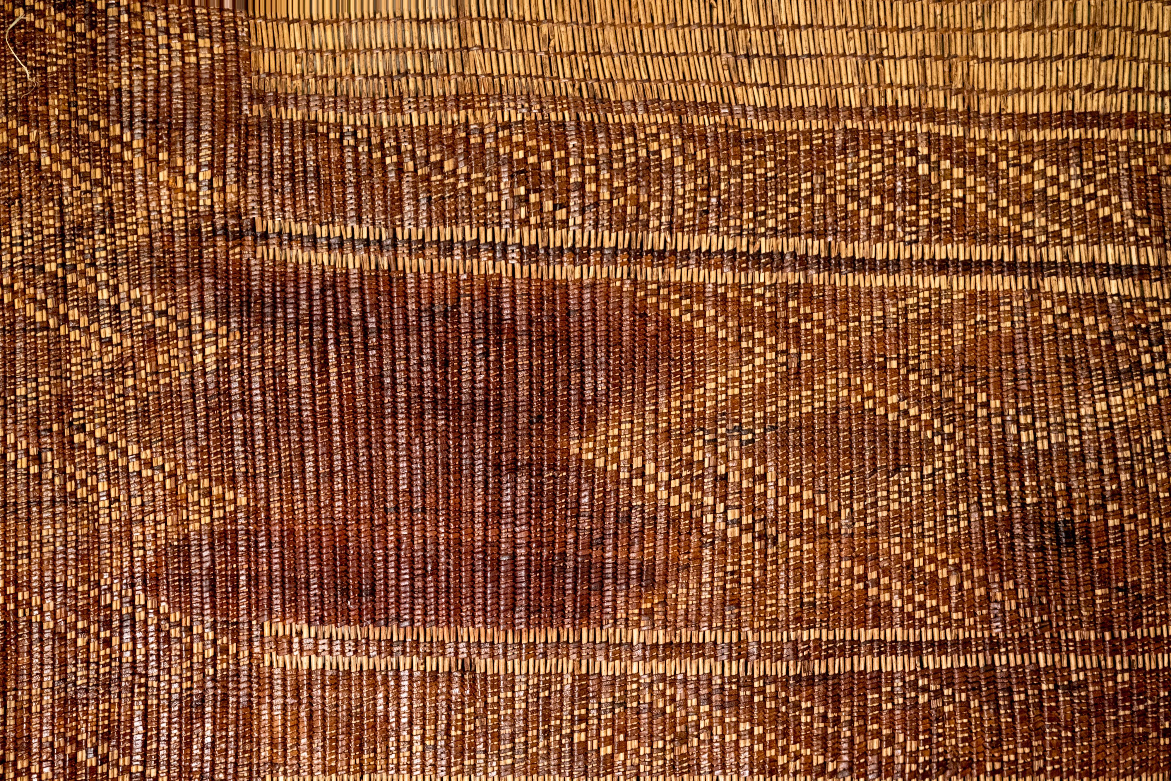 Tuareg Saharan Stool, Vintage, 20. Jahrhundert, Holz und Leder, Vorrätig im Zustand „Gut“ im Angebot in Loria, IT