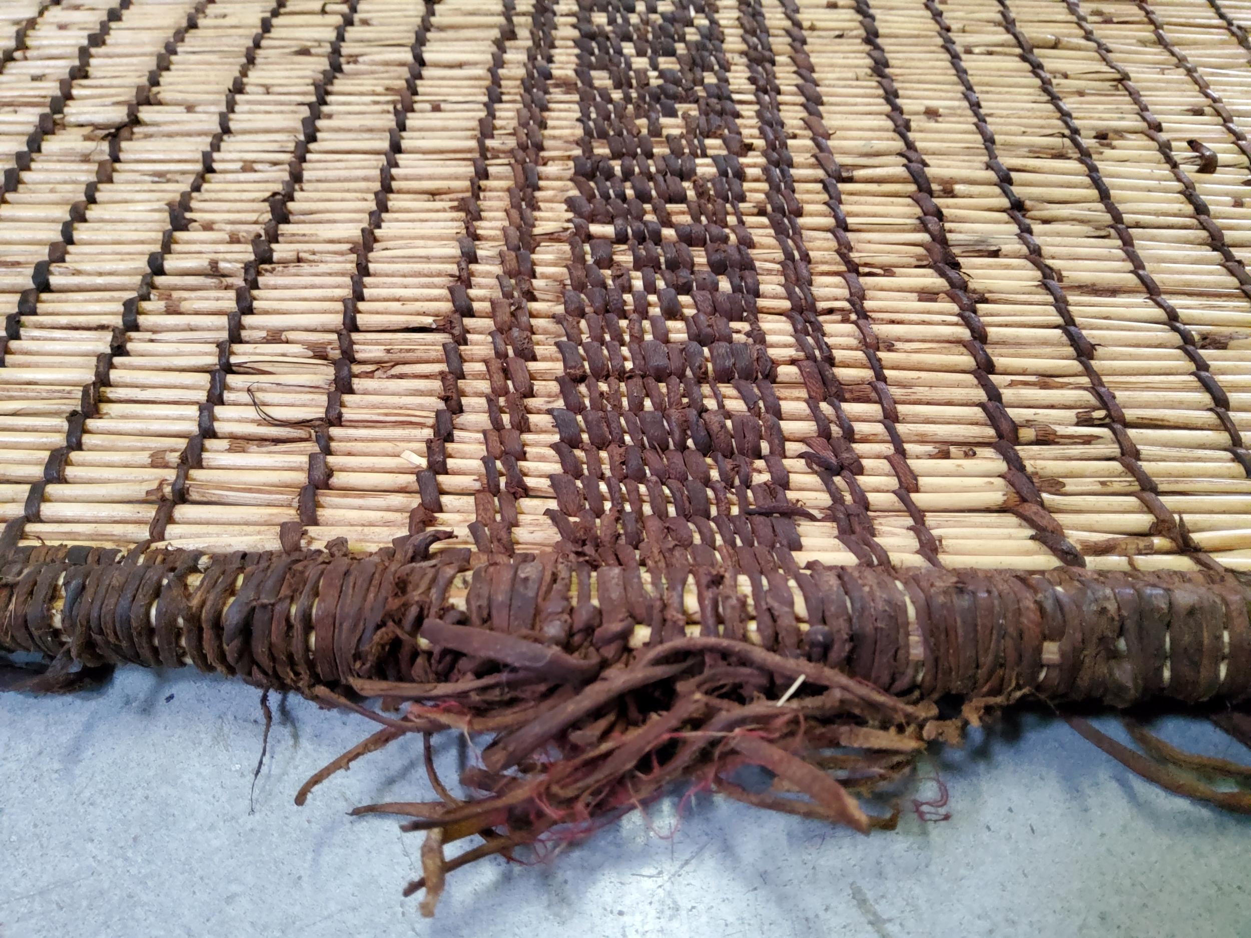 Late 20th Century Vintage Mauritanian Berber Tuareg Mat Manufatta in Natural Wood and Leather For Sale