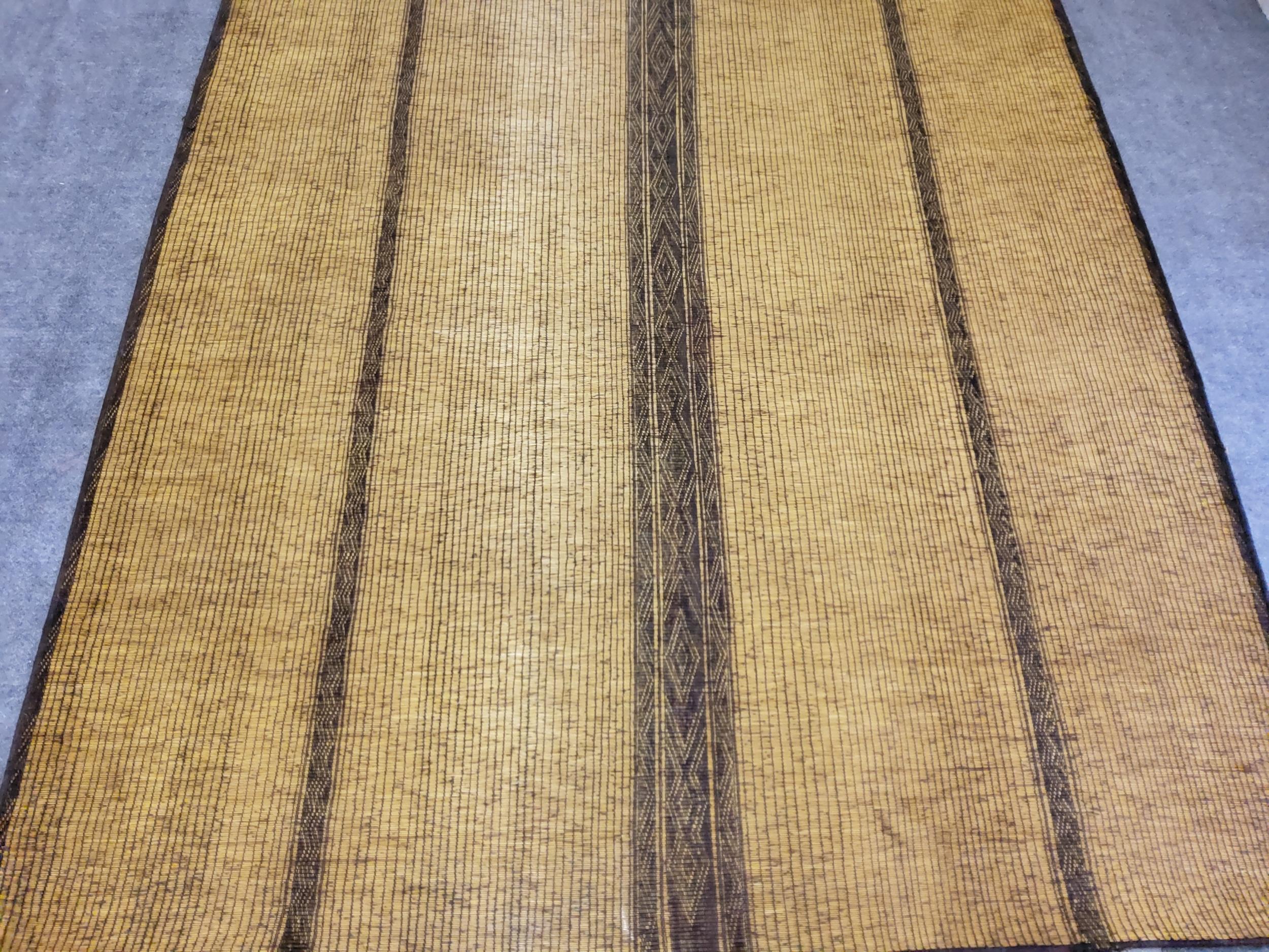 Late 20th Century Vintage Mauritanian Berber Tuareg Mat Manufatta in Natural Leather and Wood For Sale
