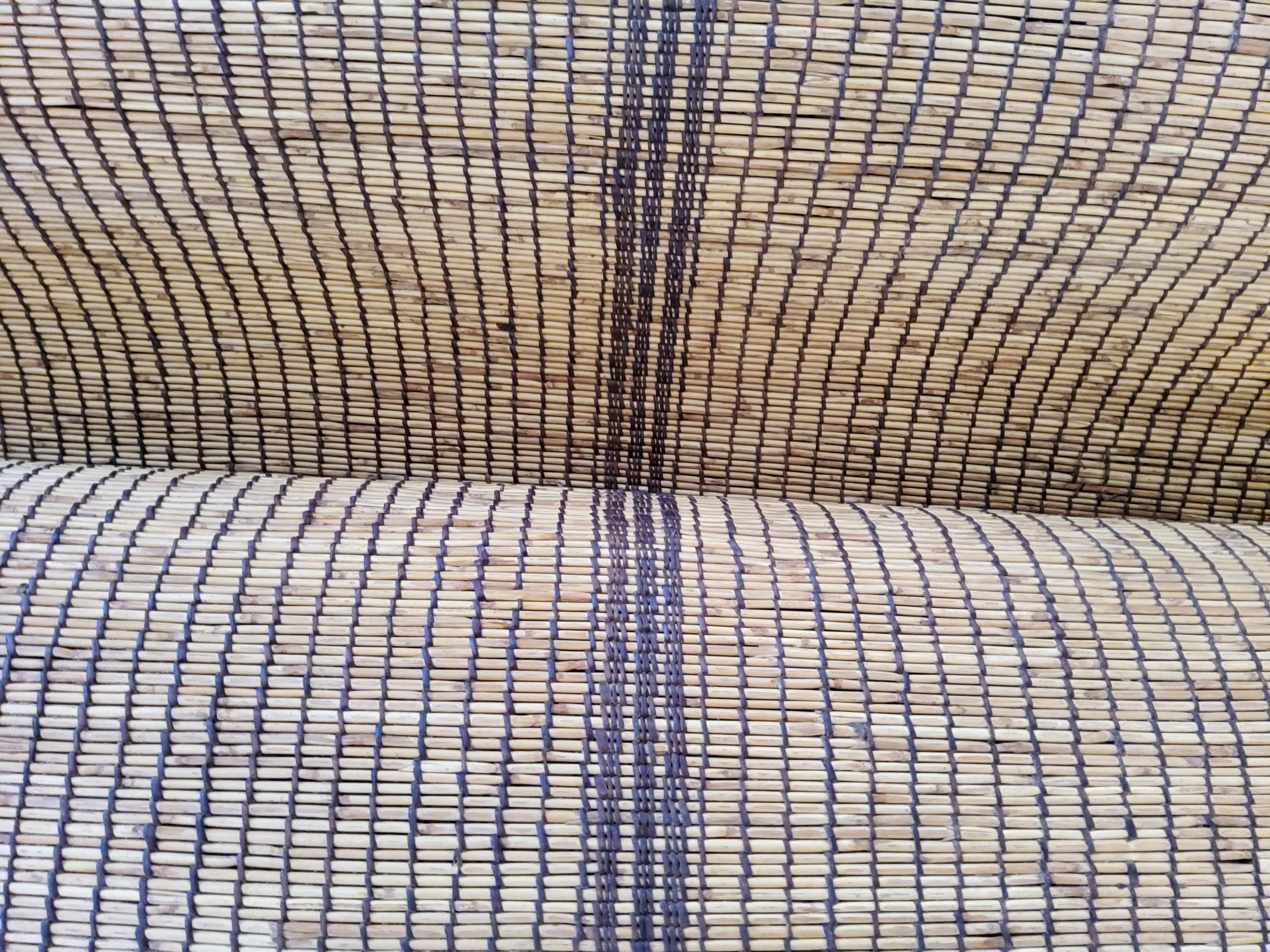 Hand-Knotted Stuoia Tuareg Berbera Mauritana Vintage Manufatto in Pelle e Legno Naturali