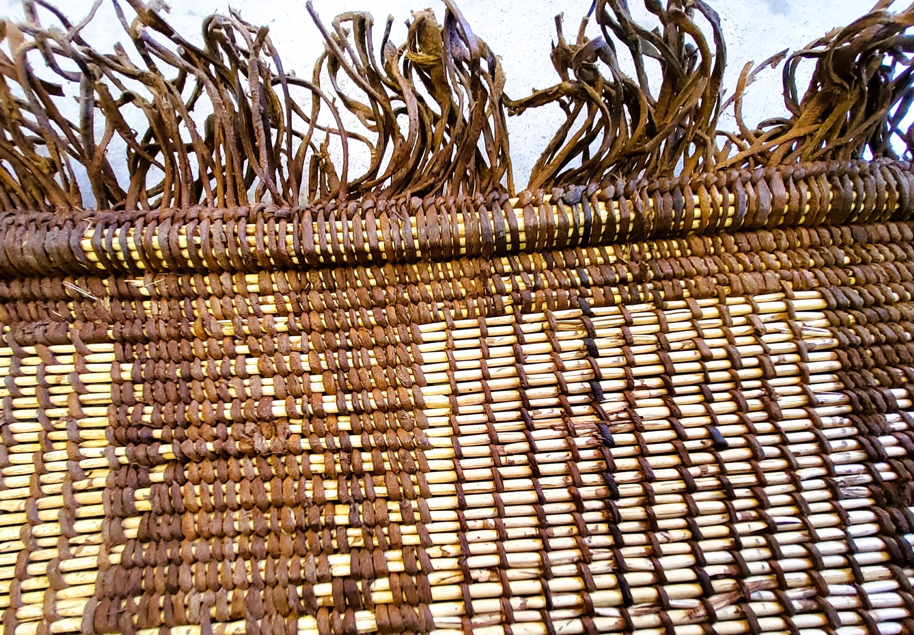 Stuoia Tuareg Berbera Vintage Anni ’70  Intreccio Giunco e Pelle 480×265 cm In Good Condition For Sale In Loria, IT