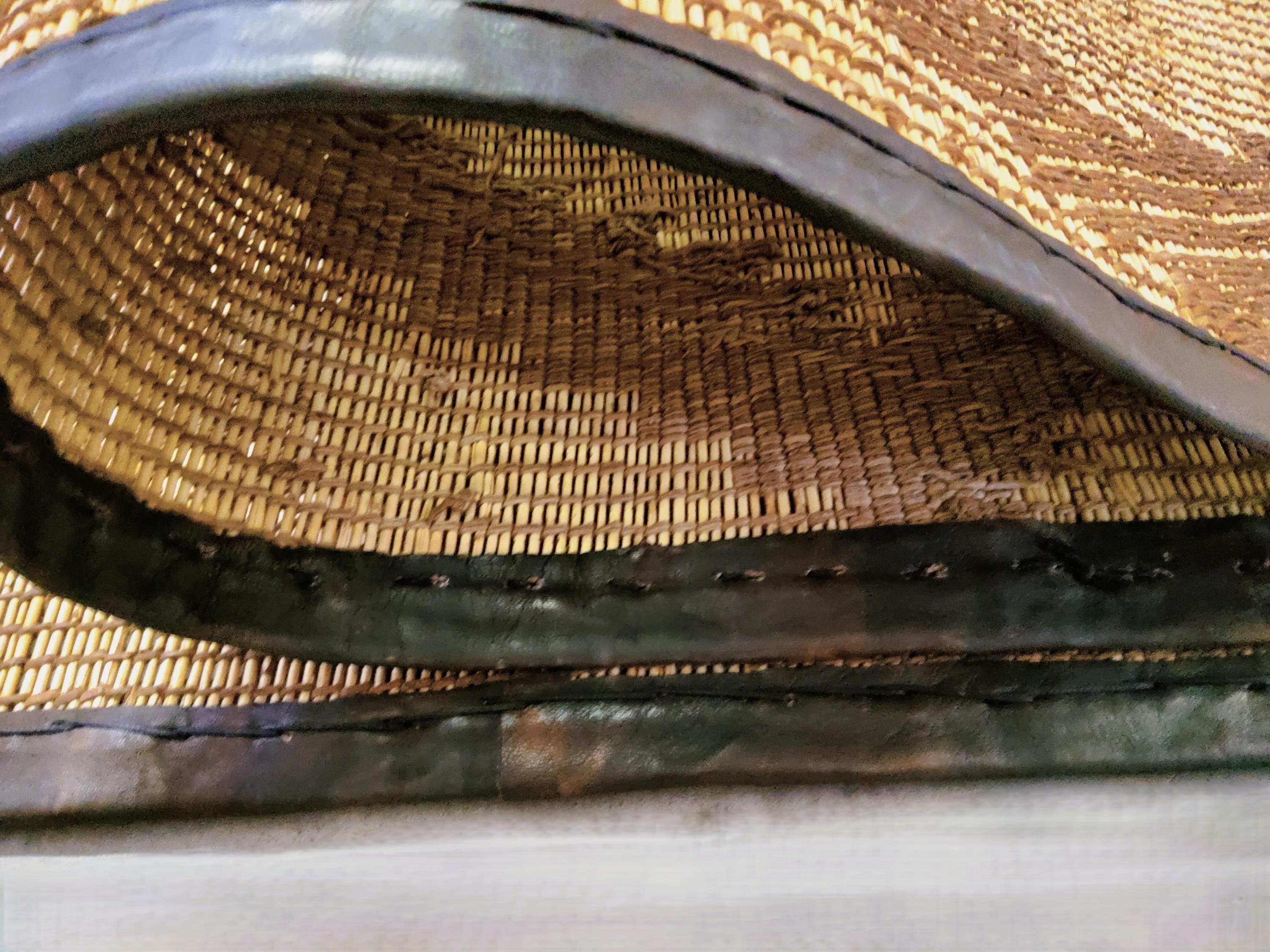 Leather Stuoia Tuareg Berbera Vintage Anni ’70  Intreccio Giunco e Pelle 480×265 cm For Sale