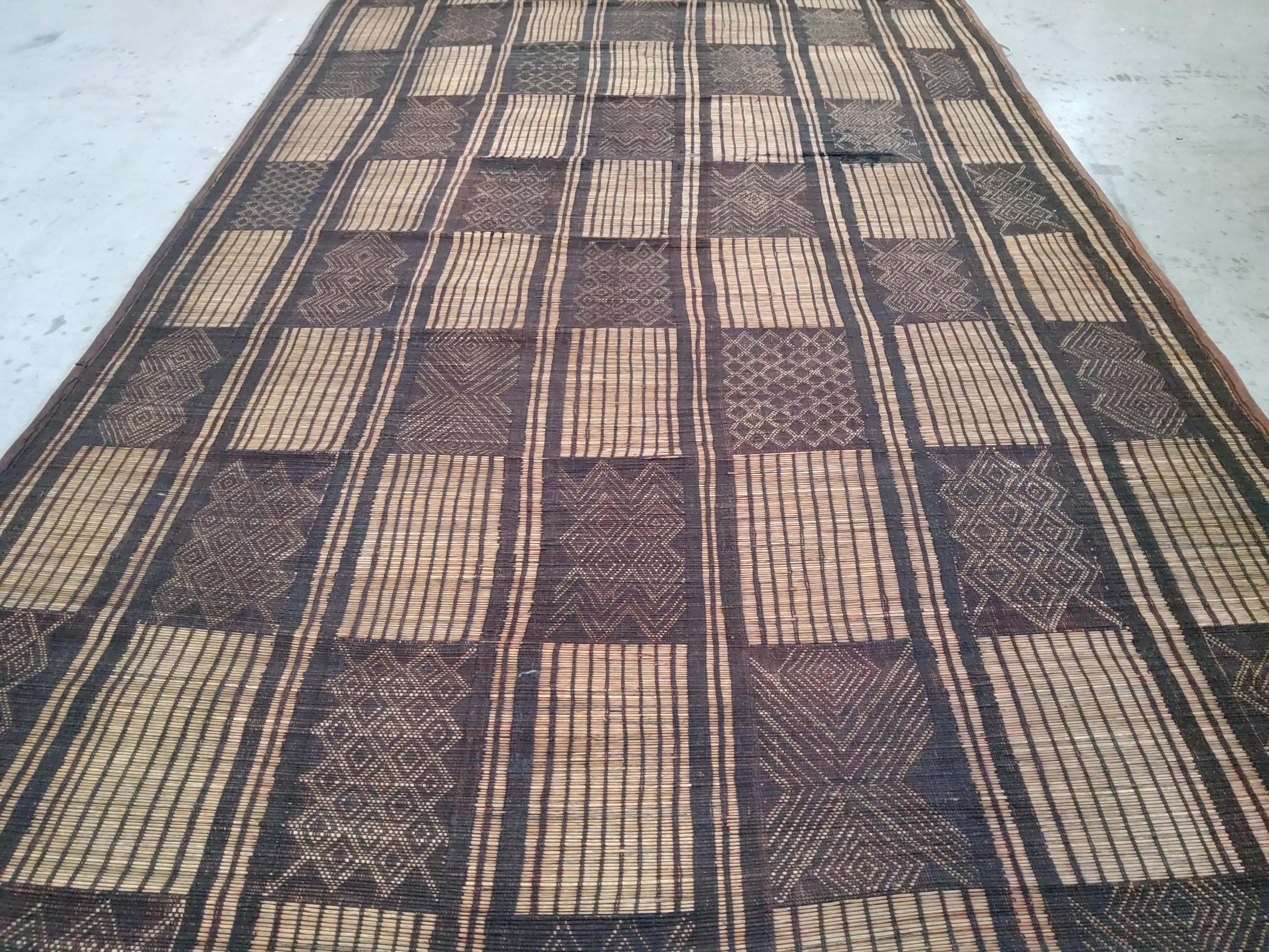 Tribal Tuareg Berber Vintage Mauritanian Leather and Natural Wood Manufacto Mat For Sale