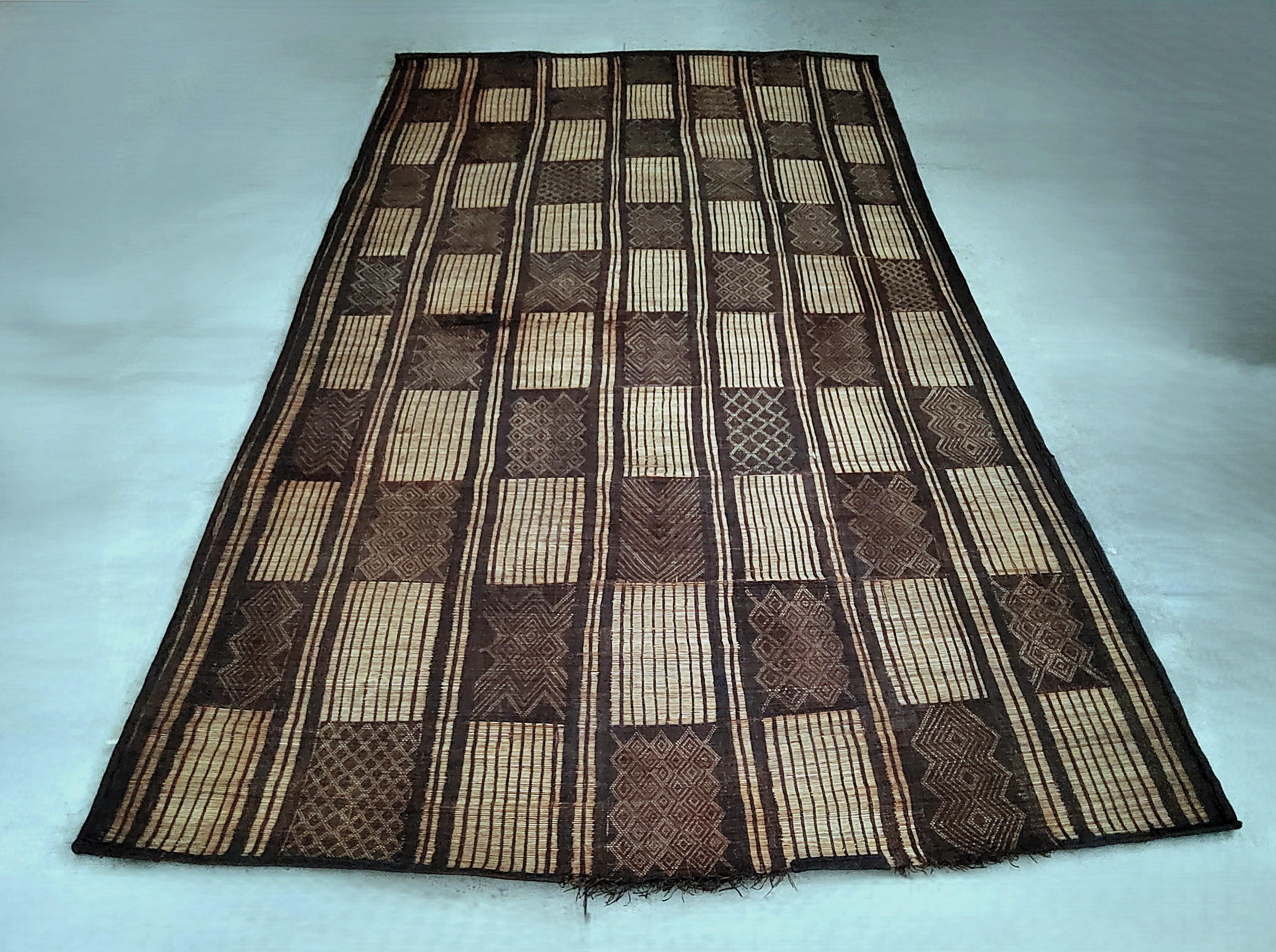 Mauritanian Stuoia Tuareg Berbera Vintage Mauritana Manufatto in Pelle e Legno Naturali in vendita