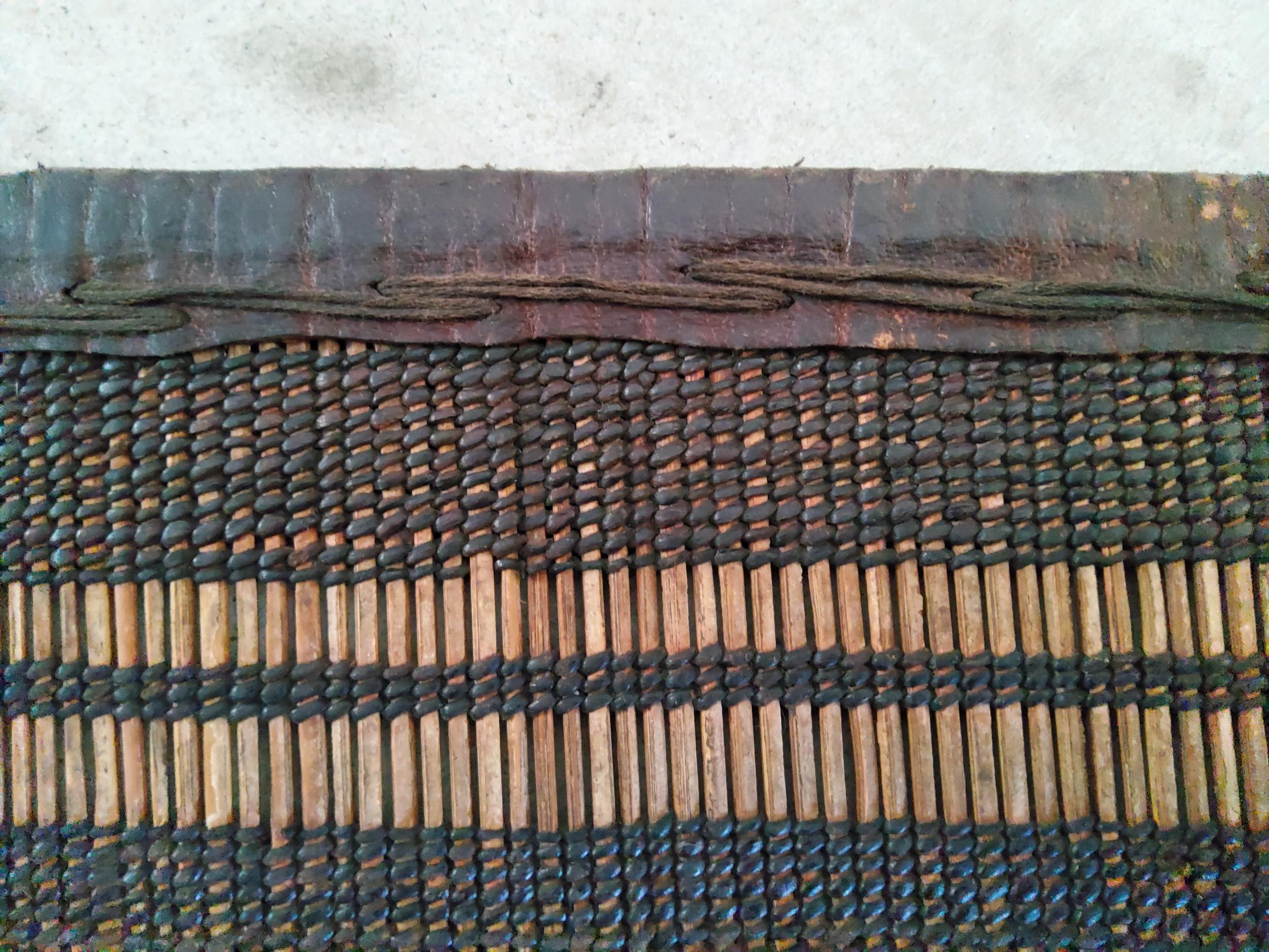 Tuareg Berber Vintage Mauritanian Leather and Natural Wood Manufacto Mat For Sale 2