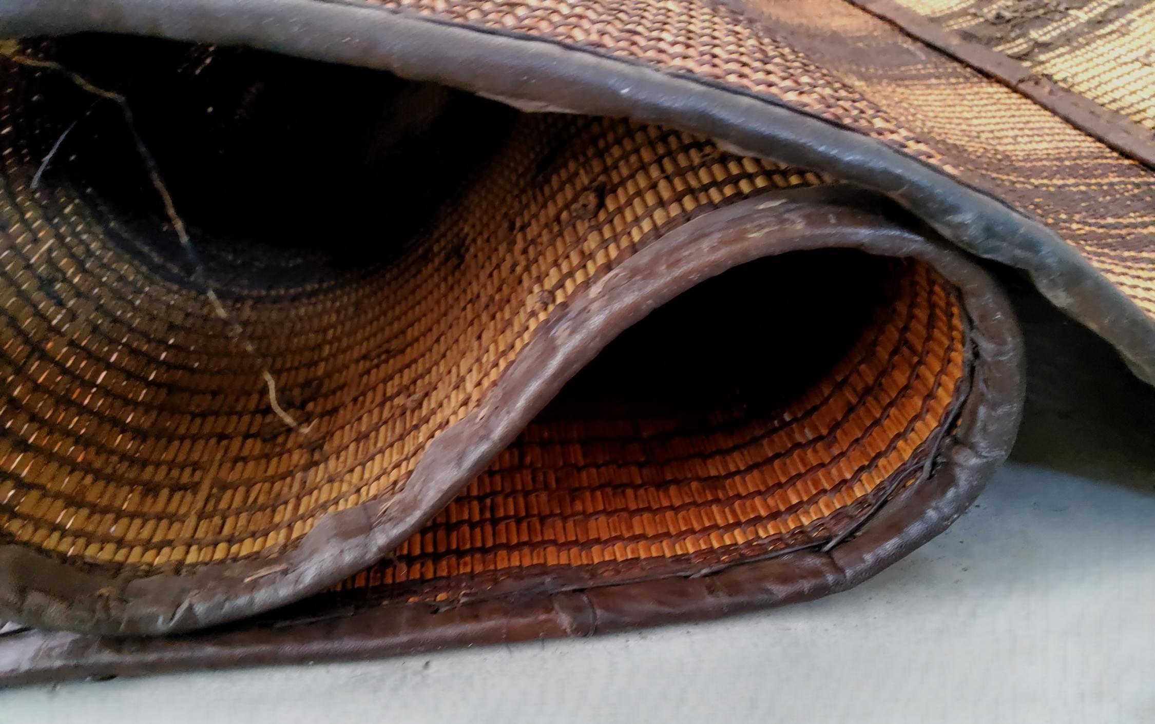 20th Century Handmade Tuareg Mat in Sahara Mauritanian Vintage Carpet in Wood and Leather For Sale