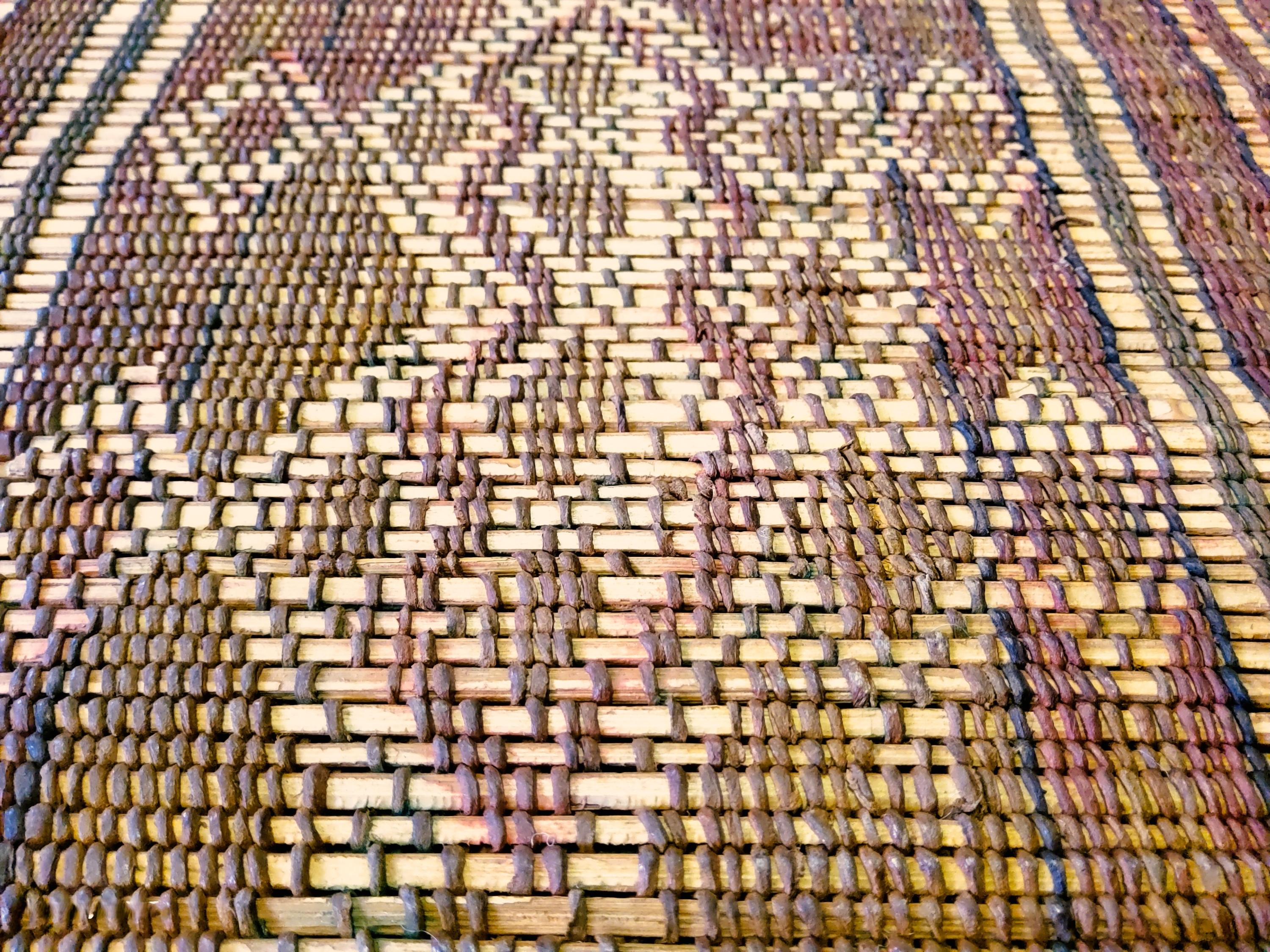 Stuoia Tuareg Vintage Anni ’60  Intreccio in Giunco e Pelle  255×164 cm In Good Condition For Sale In Loria, IT