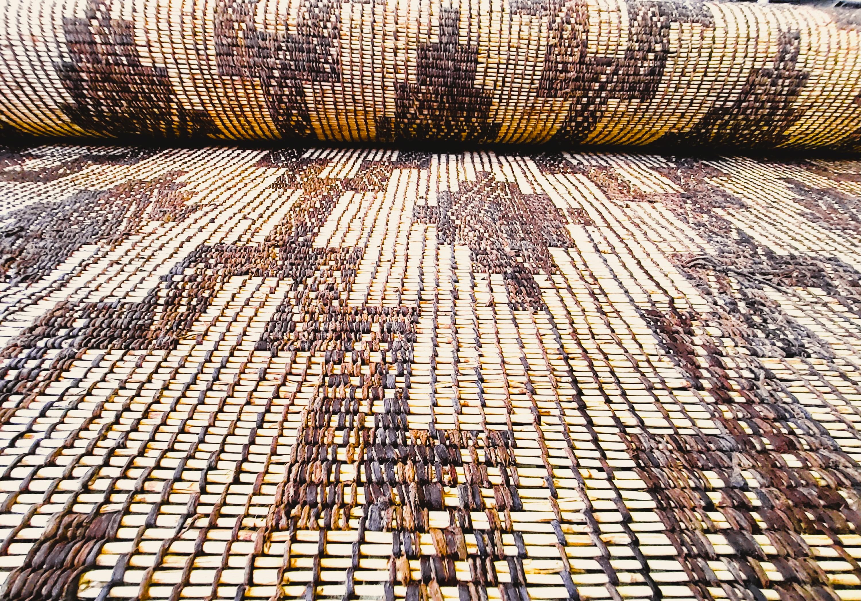 Stuoia Tuareg Vintage Anni ’70  Intreccio Giunco e Pelle 515x255 cm In Good Condition For Sale In Loria, IT