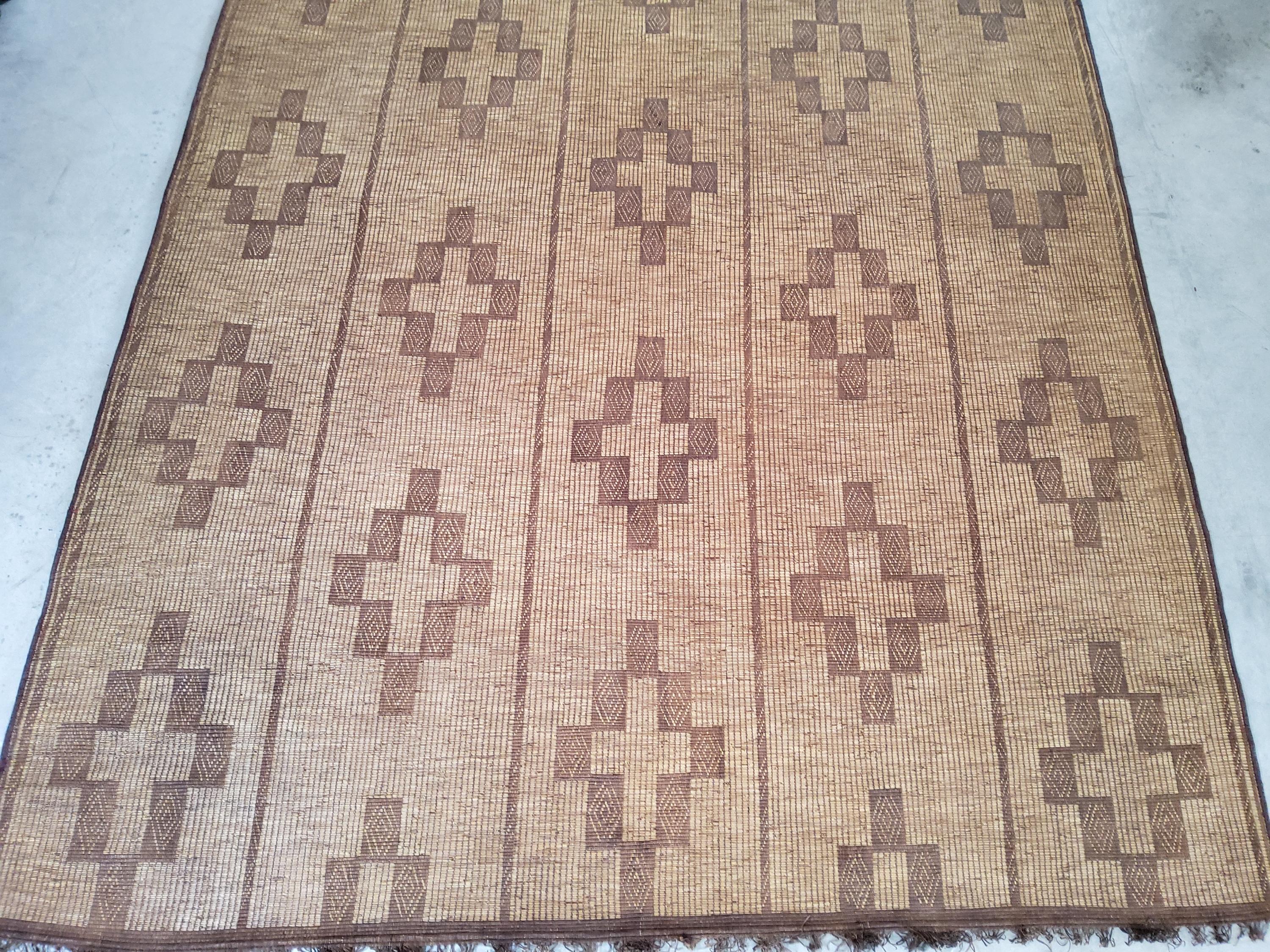 Mauritanian Stuoia Tuareg  Vintage Berbera Manufatta in Legno e Pelle Naturali in vendita