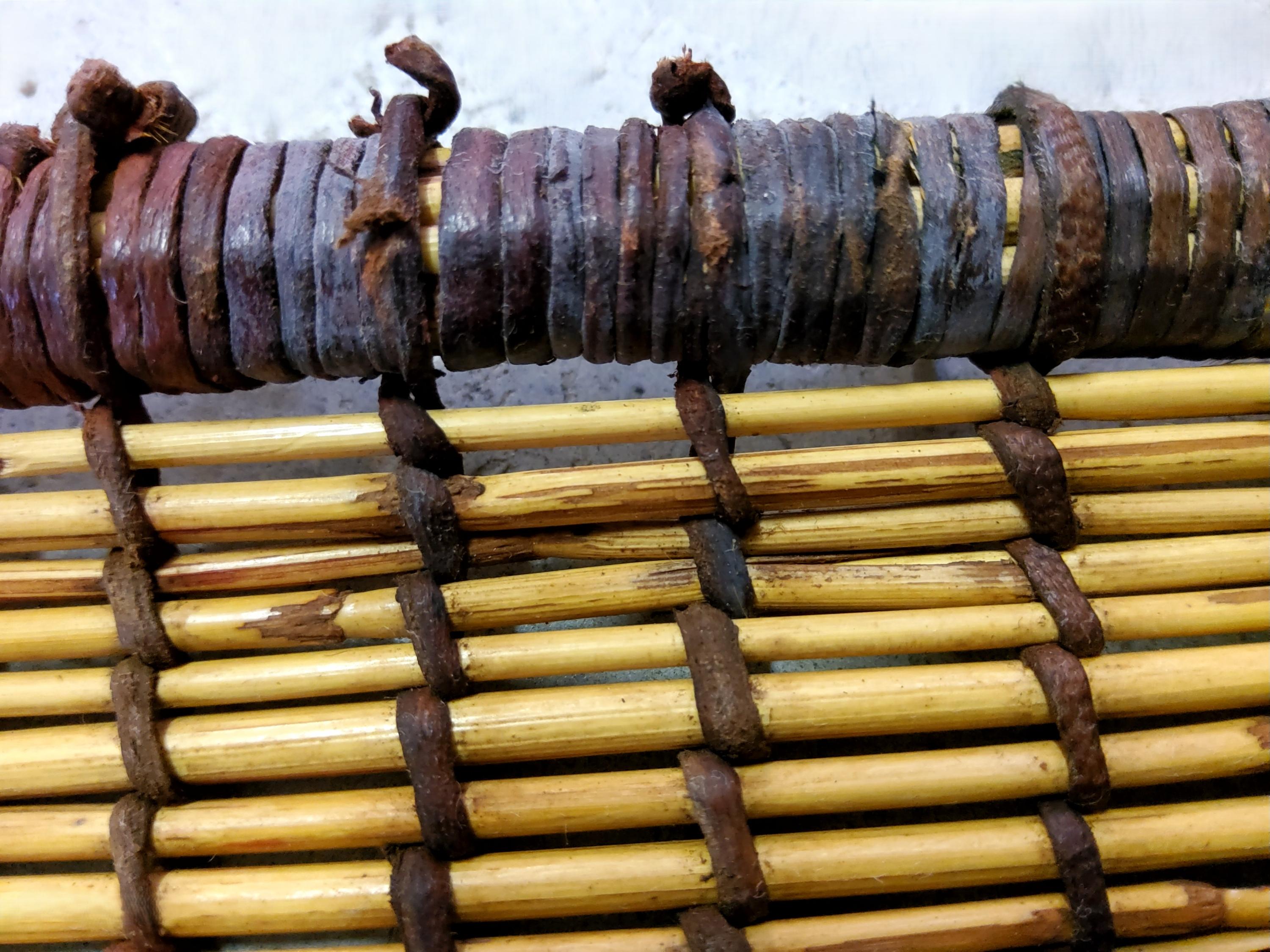 Stuoia Tuareg Berbera vintage anni '70 in Giunco e Pelle, Mauritania, 605x227 cm For Sale 2