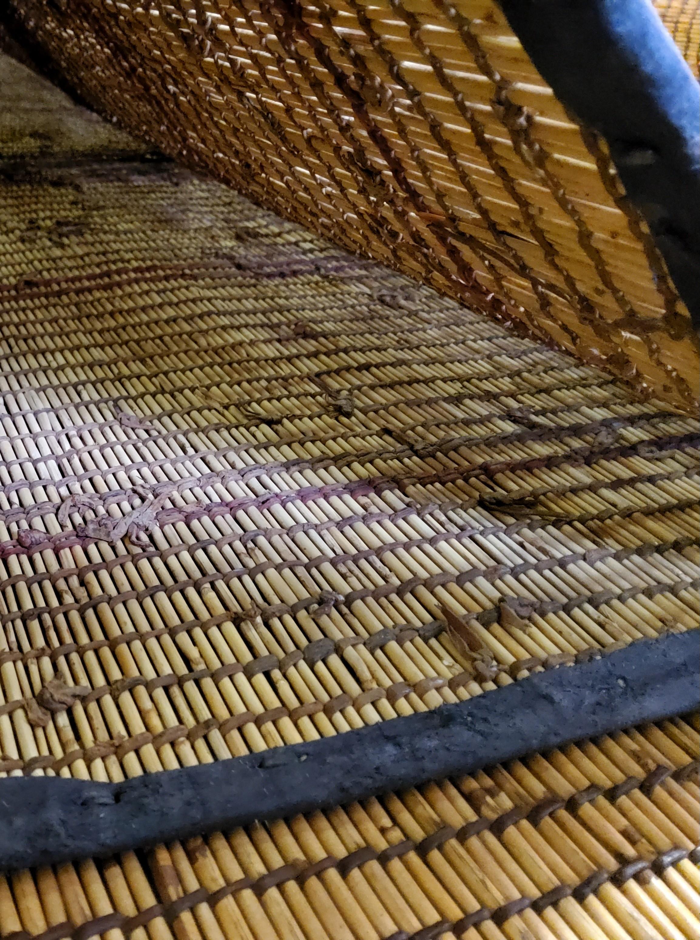 Stuoia Tuareg Berbera vintage anni '70 in Giunco e Pelle, Mauritania, 605x227 cm For Sale 4