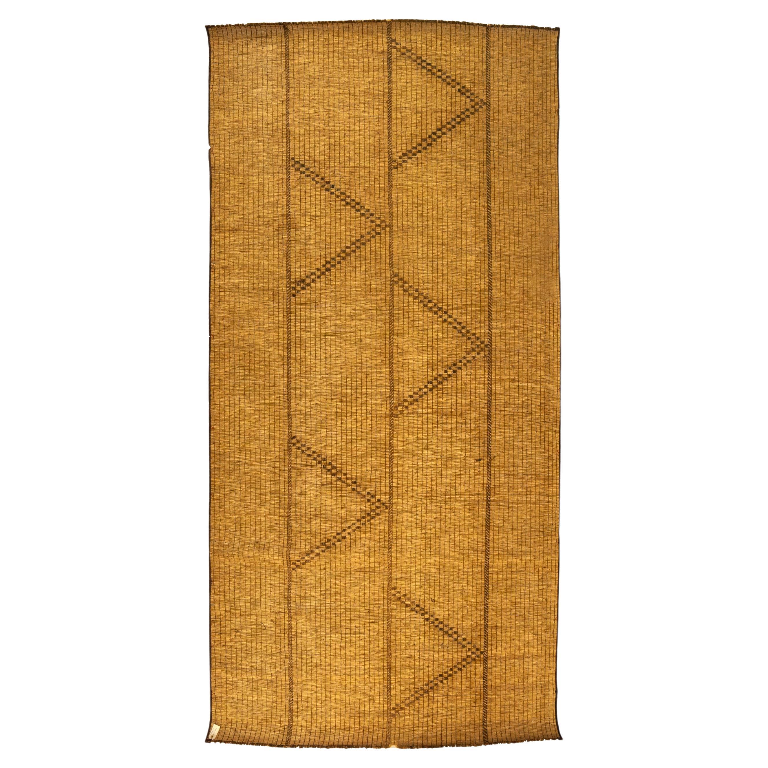 Alte Tuareg-Matte. Sahara, 1980er Jahre, gewebtes Schilf und Leder, 420×223 cm