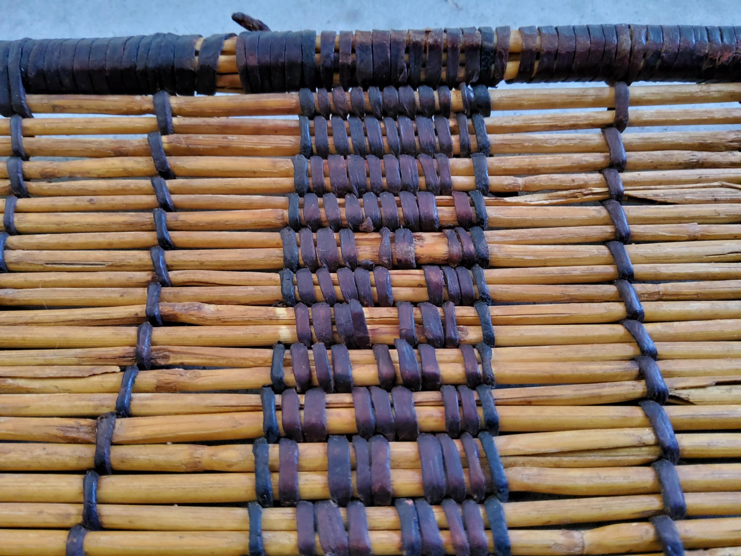 Tuaregh Mat Vintage Berber Brown   Natural Leather and Wood Artifact For Sale 2