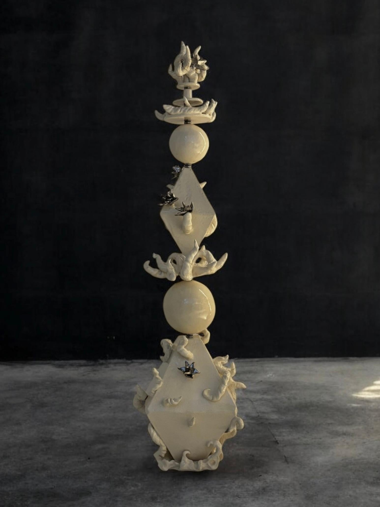 Stupa Dve Sculpture in White Glazed Ceramic & Steel by Lucile Rebeirot In New Condition For Sale In Geneve, CH