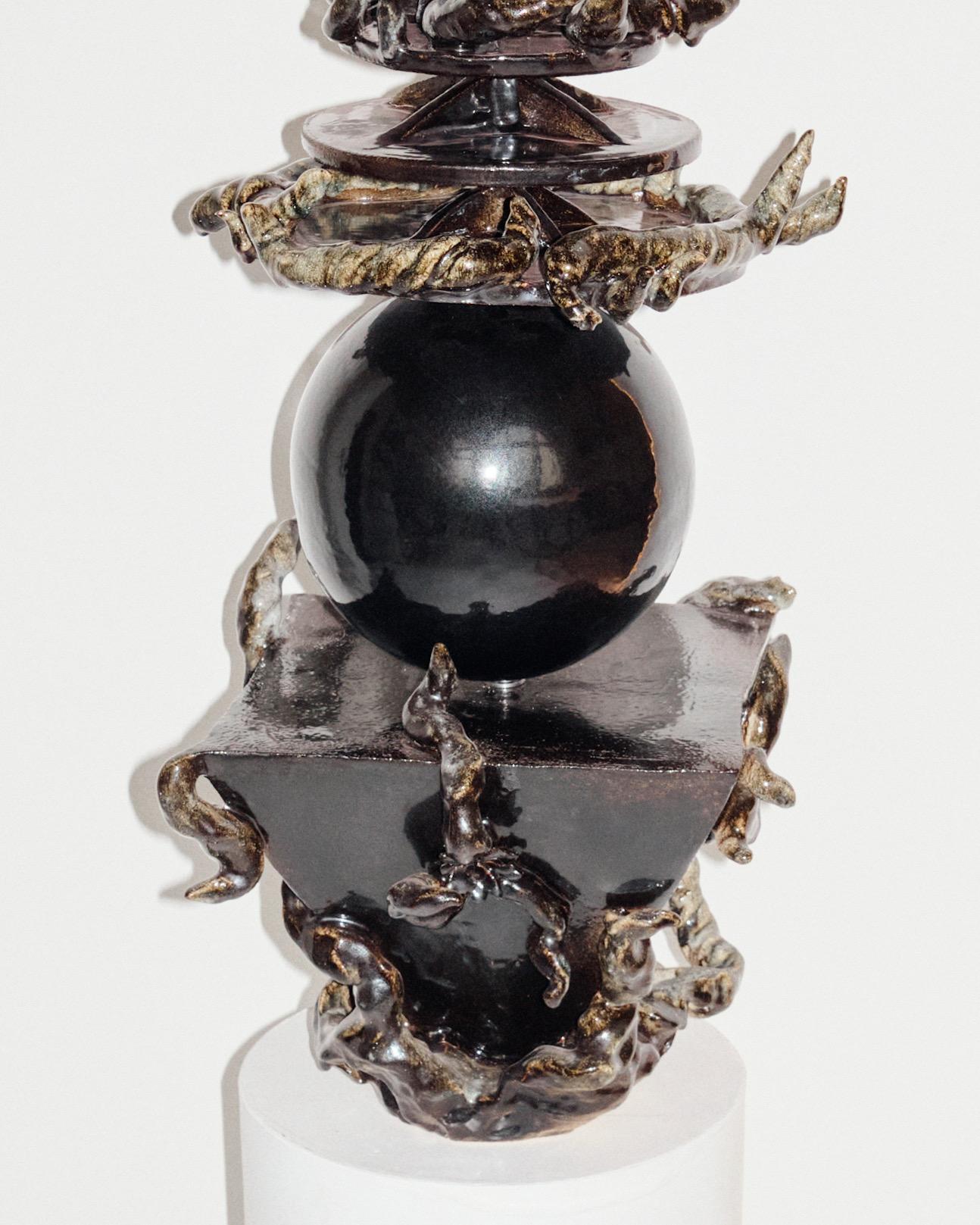 Postmoderne Sculpture Stupa Ekam en céramique émaillée noire et acier par Lucile Rebeirot en vente