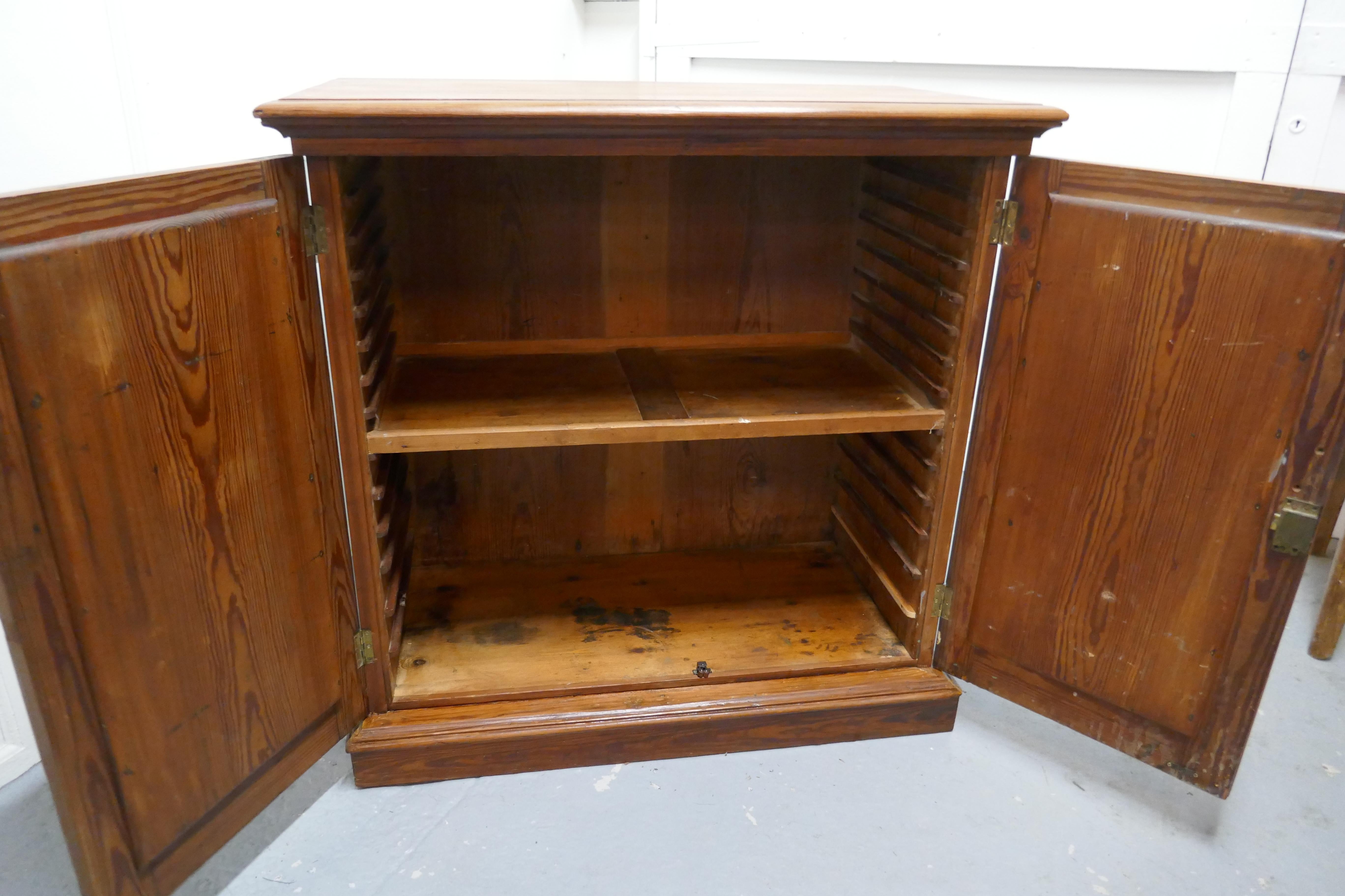 Sturdy 19th Century Pitch Pine 2-Door Cupboard For Sale 1