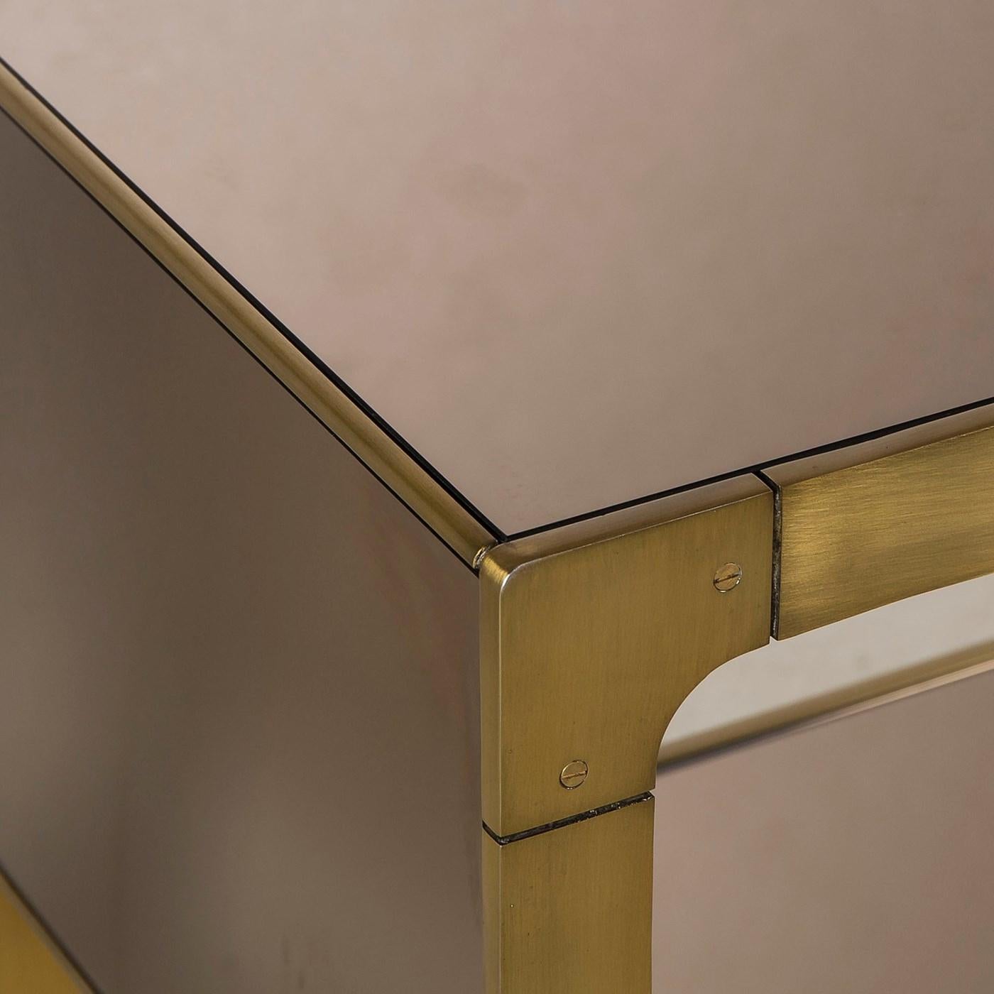 Sturdy Console Table in Satin Brass Finish In New Condition In Paris, FR