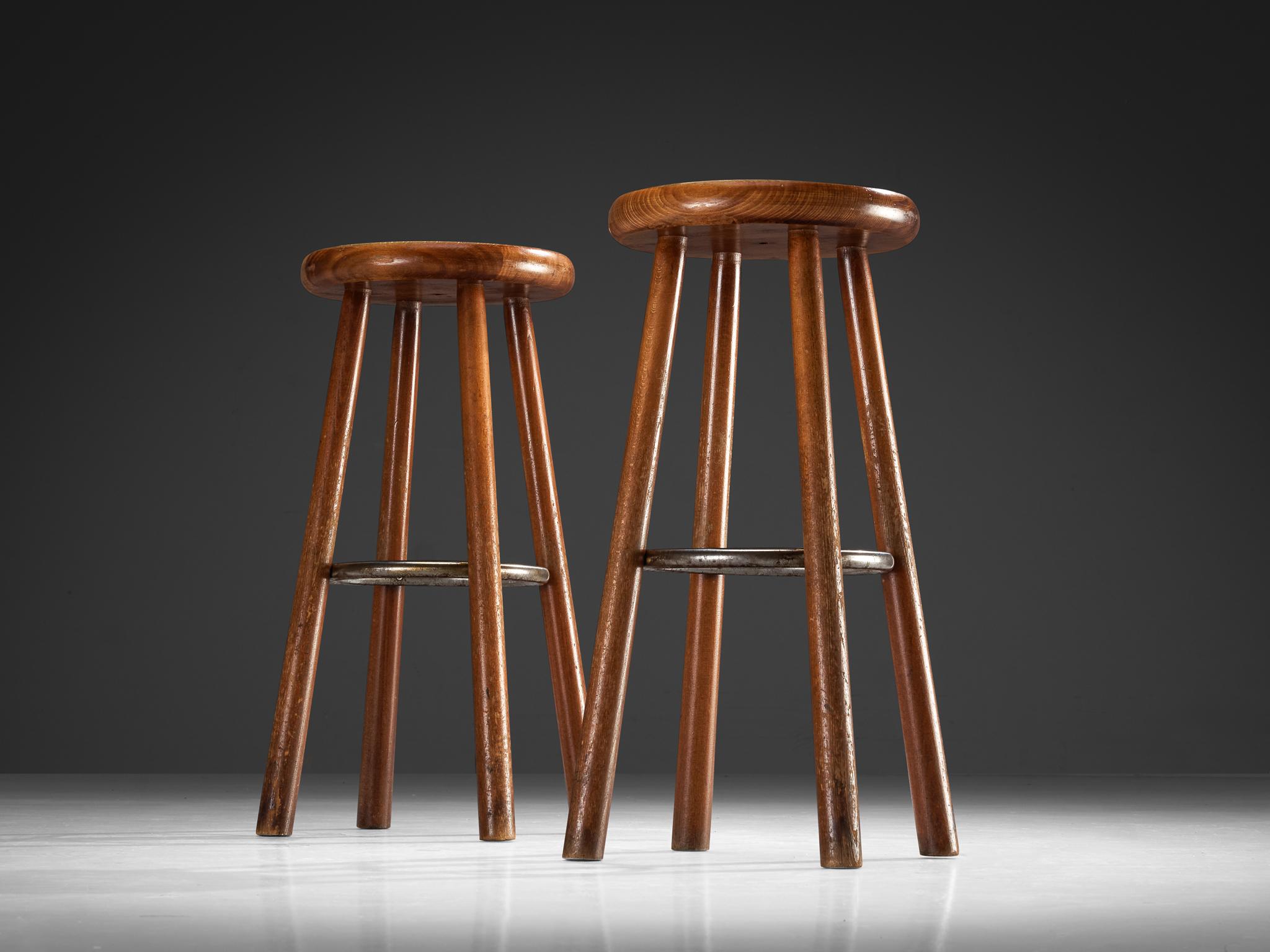 Sturdy Mid-century Bar Stools in Solid Wood For Sale 2