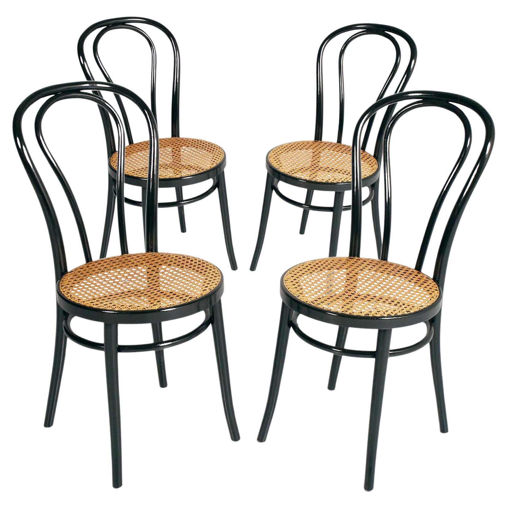 Sturdy Original Thonet Chairs from the 1960 in Bent Beech, Vienna Straw Seat For Sale
