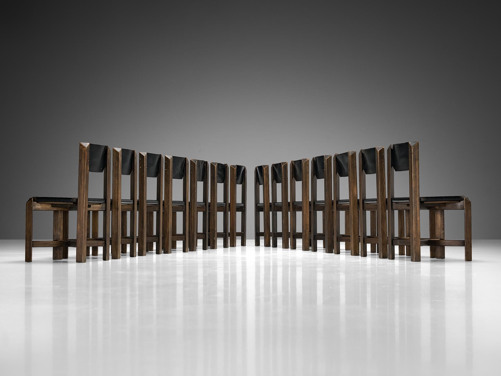 Ensemble robuste de quatorze chaises de salle à manger en cuir noir et Wood Wood  4
