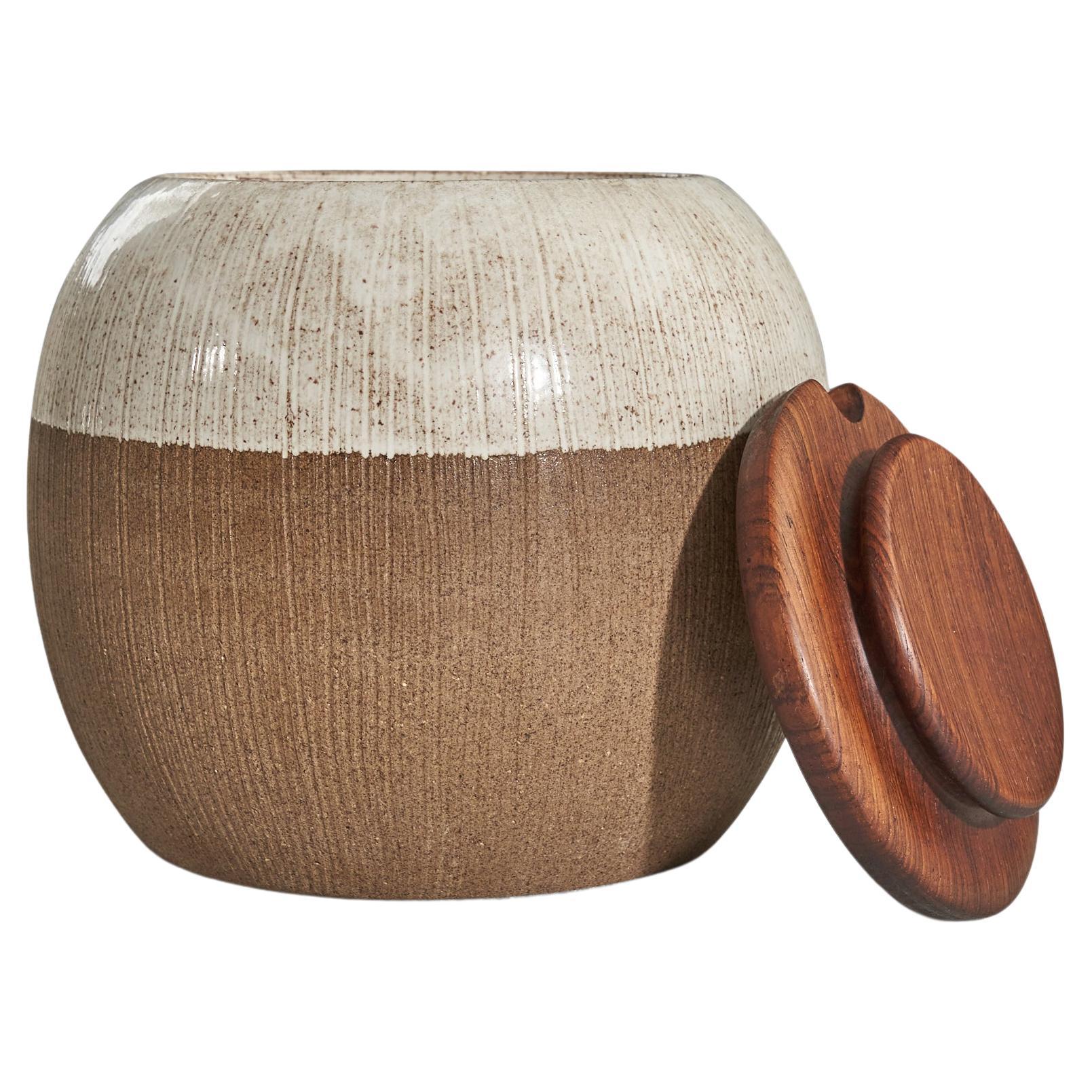 Sture G. Ohlsson, Jar, Semi-Glazed White Stoneware, Teak, Sweden c. 1960s For Sale