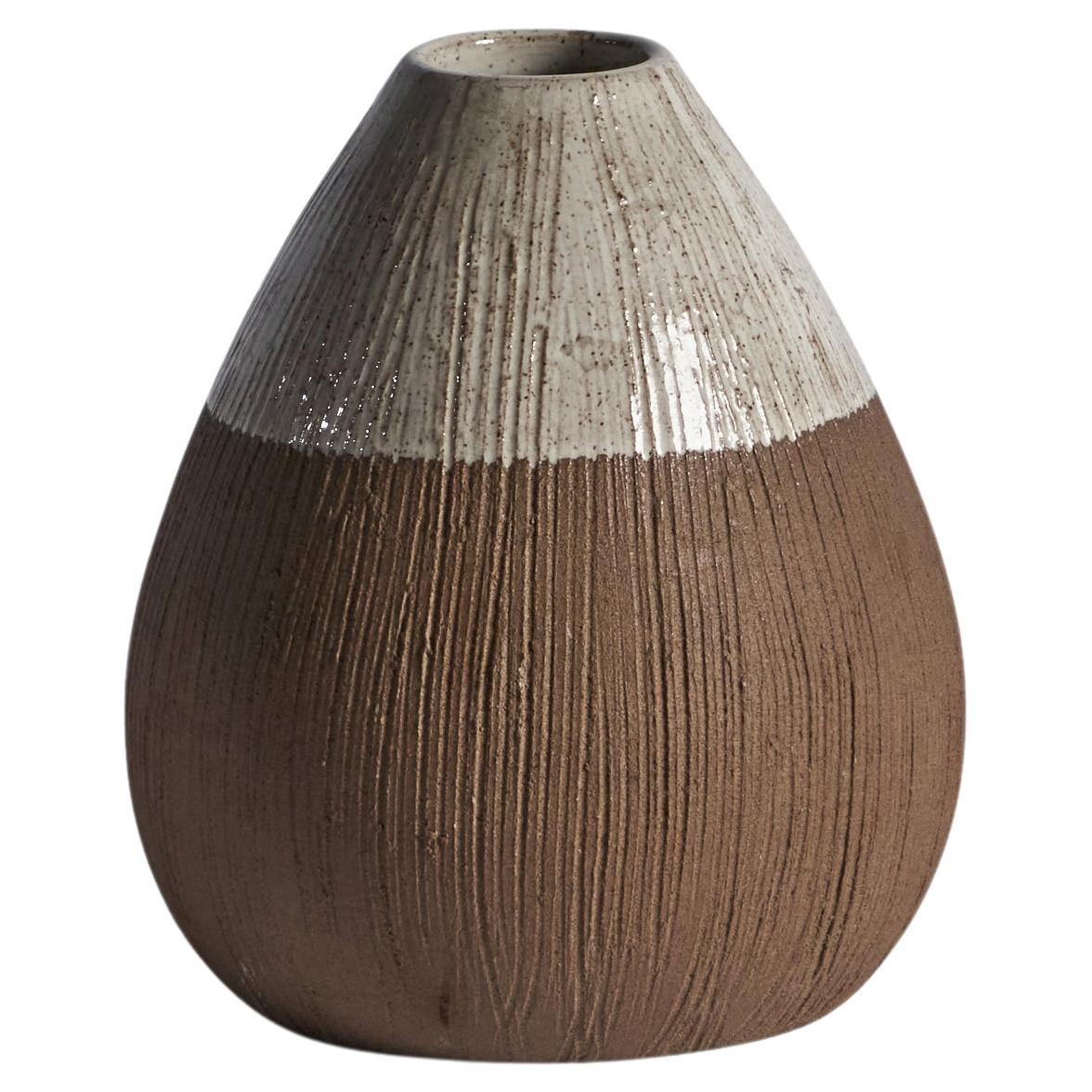 Sture G. Ohlsson, Vase, Stoneware, Sweden, 1960s