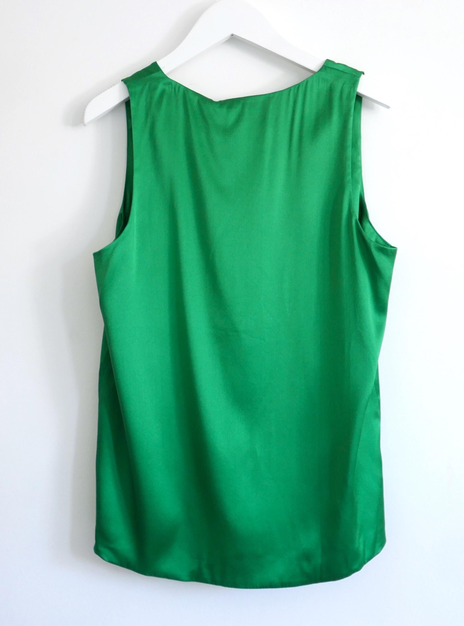 Verde Canotta Styland in seta pesante verde smeraldo in vendita