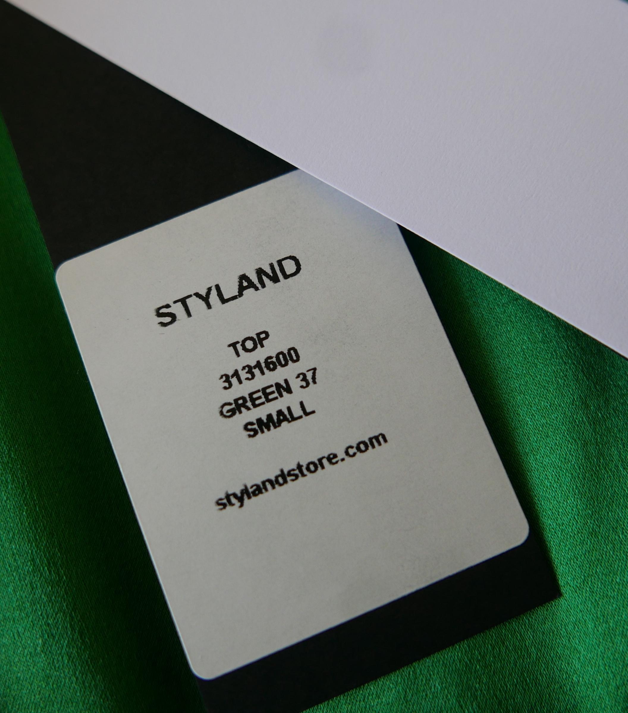 Donna Canotta Styland in seta pesante verde smeraldo in vendita