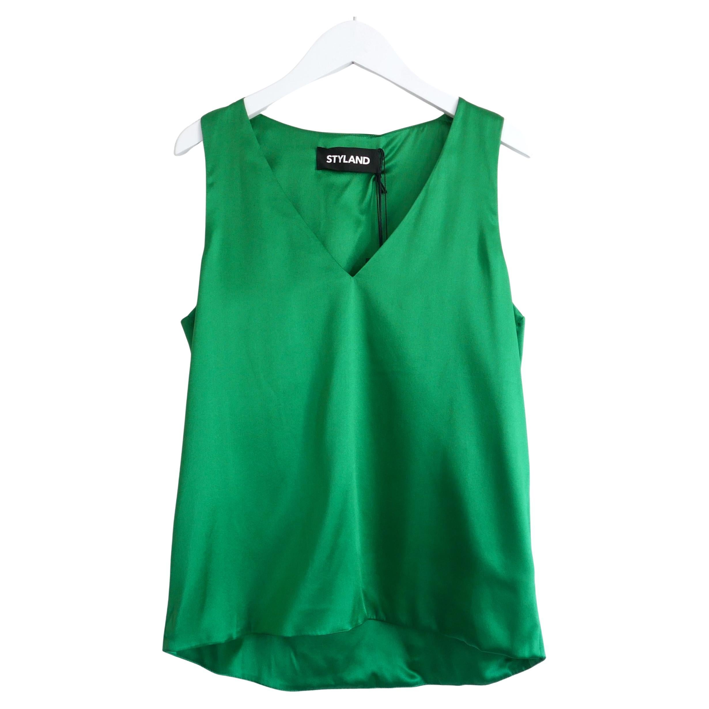 Canotta Styland in seta pesante verde smeraldo in vendita