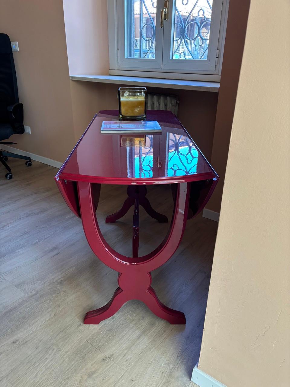 Style 20th Century Transformable Dining - Consolle Table Lacquered Bordeaux In Good Condition For Sale In Lentate Sul Seveso, IT